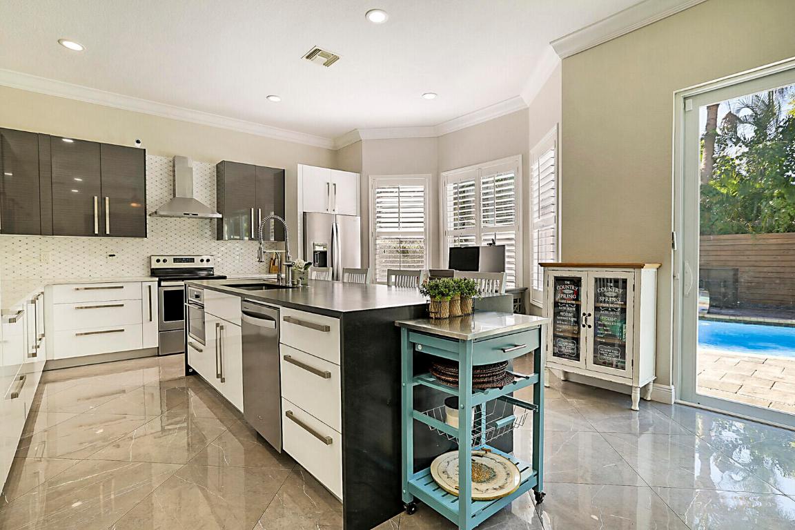 7167 Ivy Crossing Lane