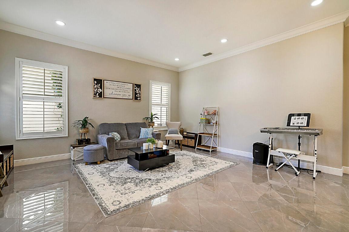 7167 Ivy Crossing Lane