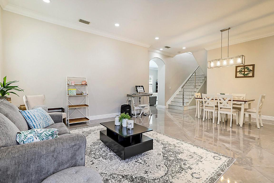 7167 Ivy Crossing Lane