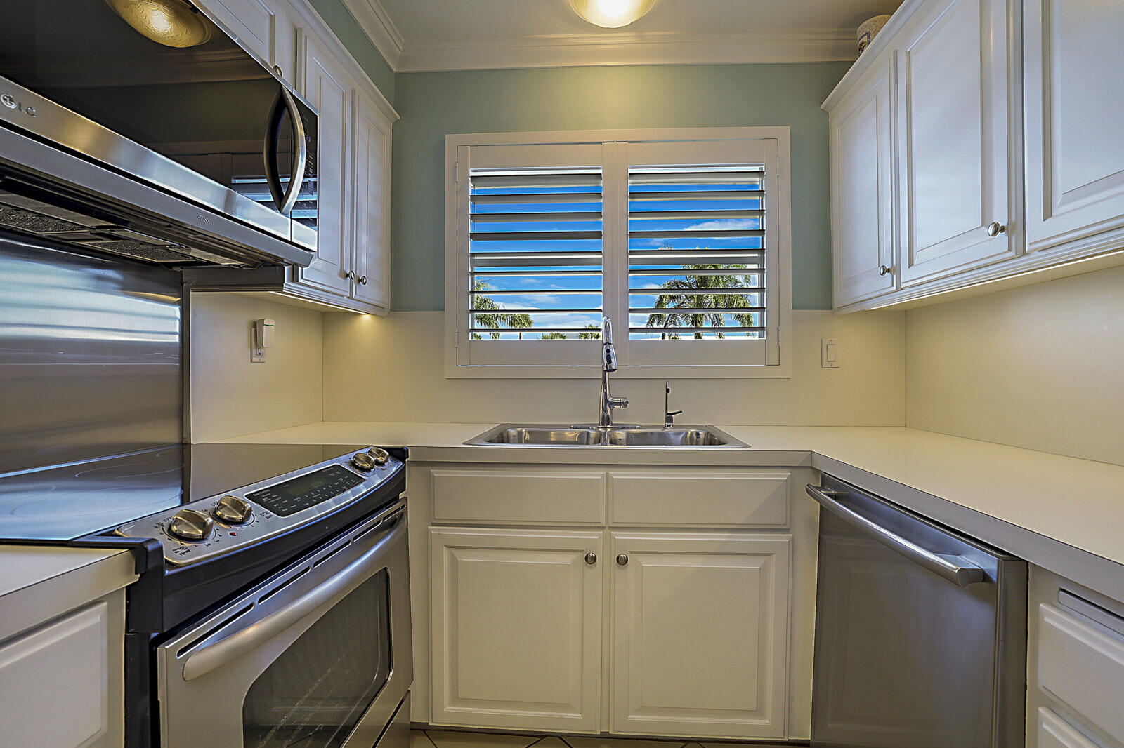 700 NE Harbour Terrace 2310