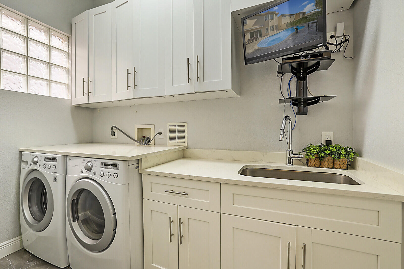 7167 Ivy Crossing Lane