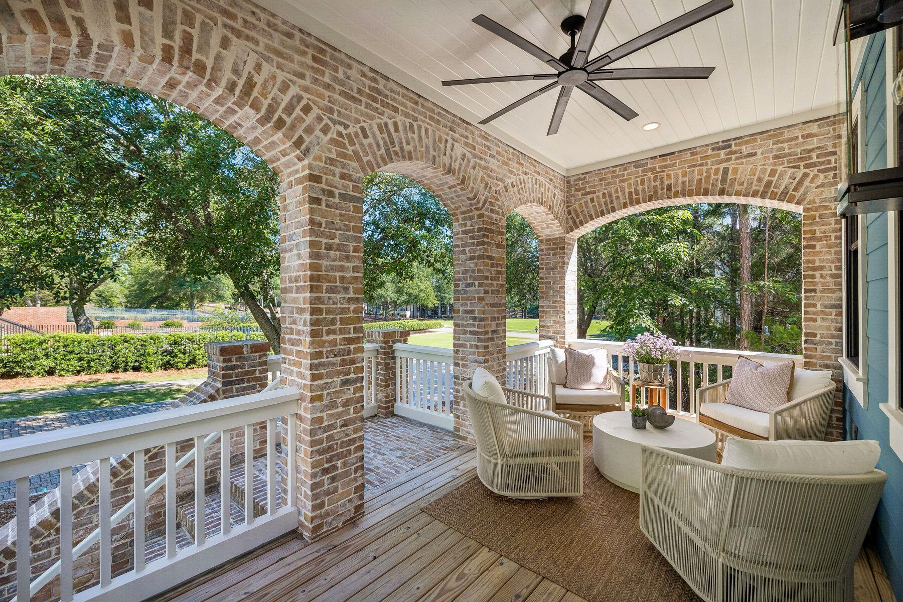14 S Pontchartrain