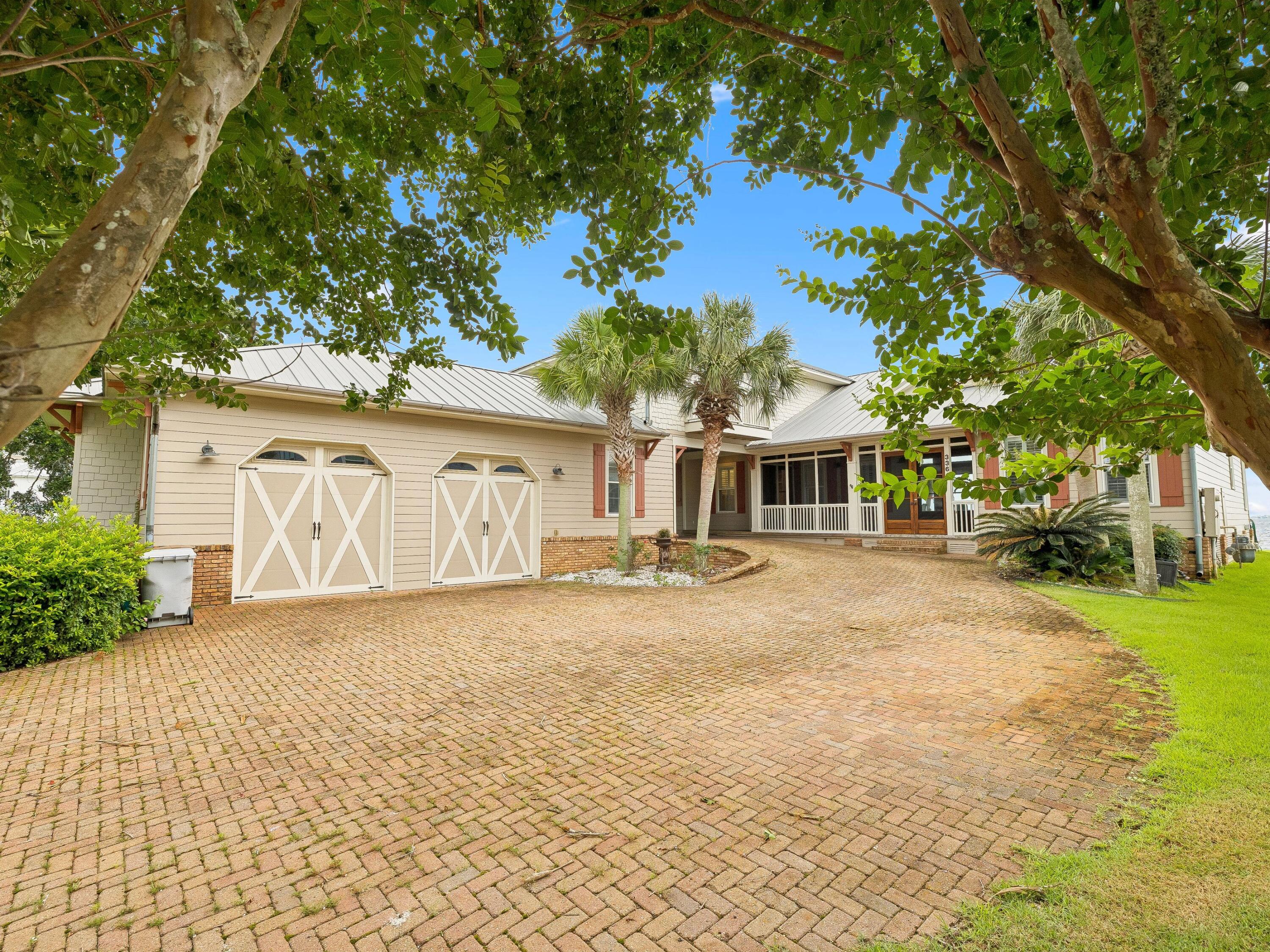 3361 Edgewater Drive