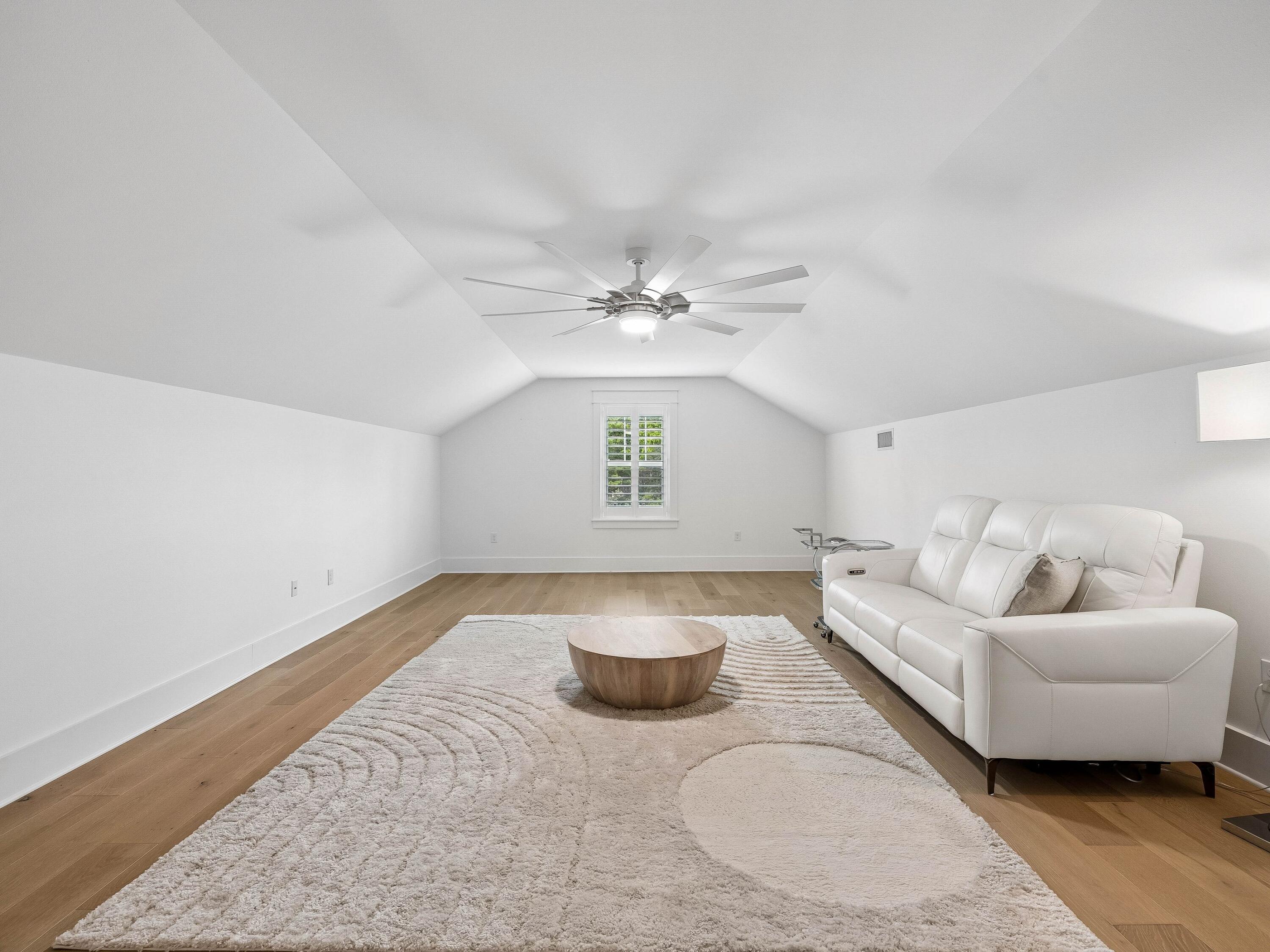 4049 N Indian Bayou