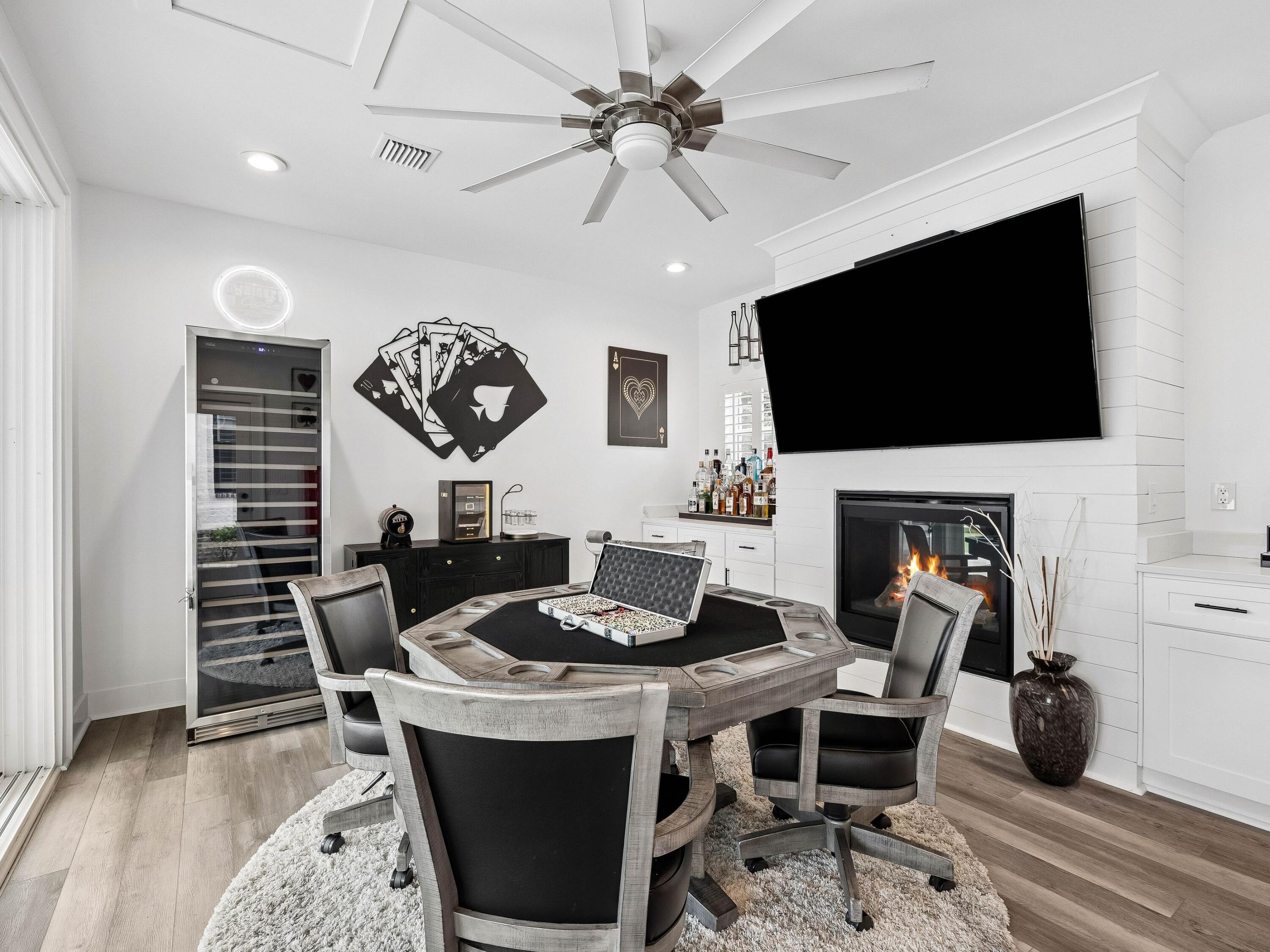 4049 N Indian Bayou