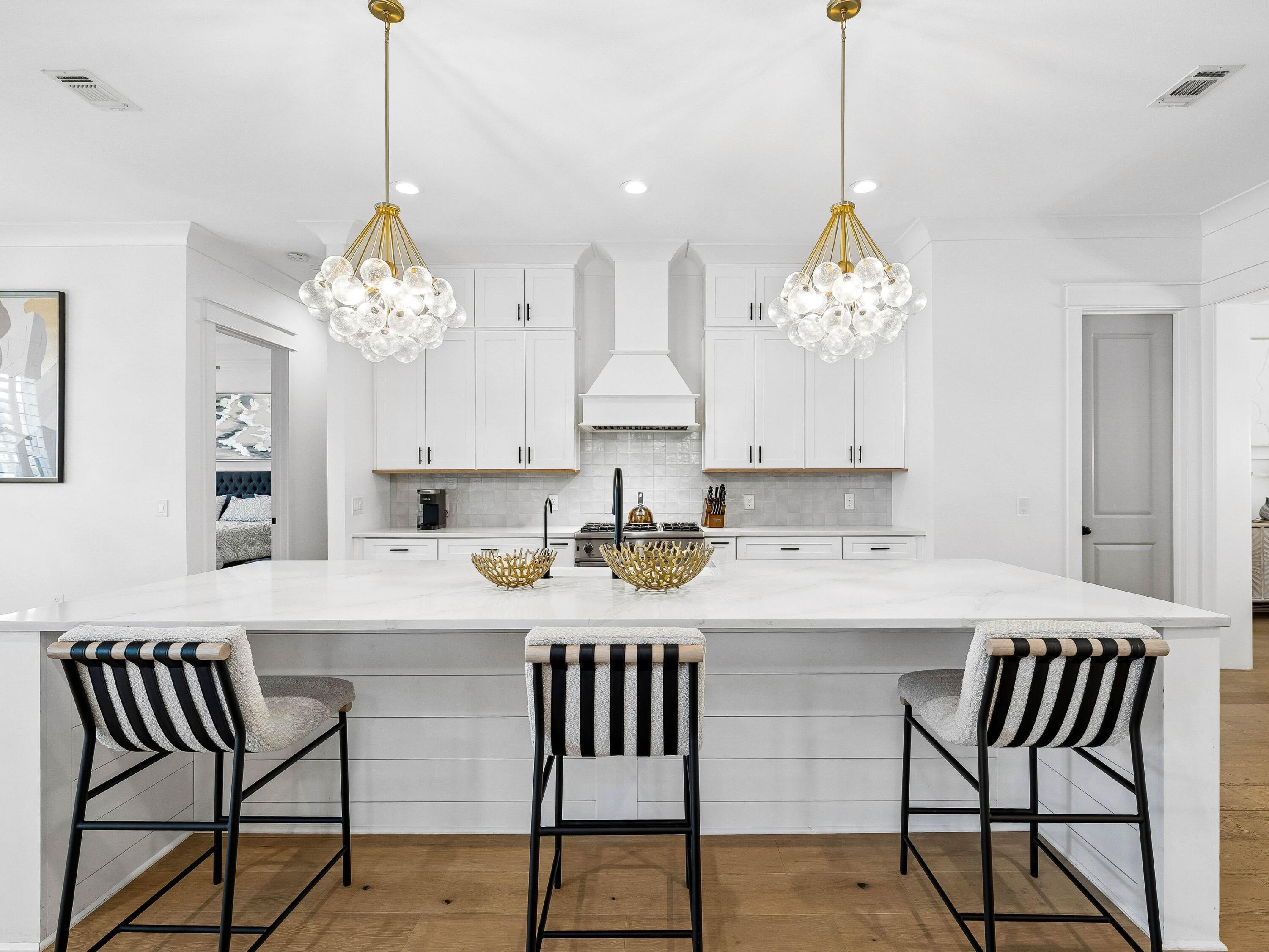 4049 N Indian Bayou