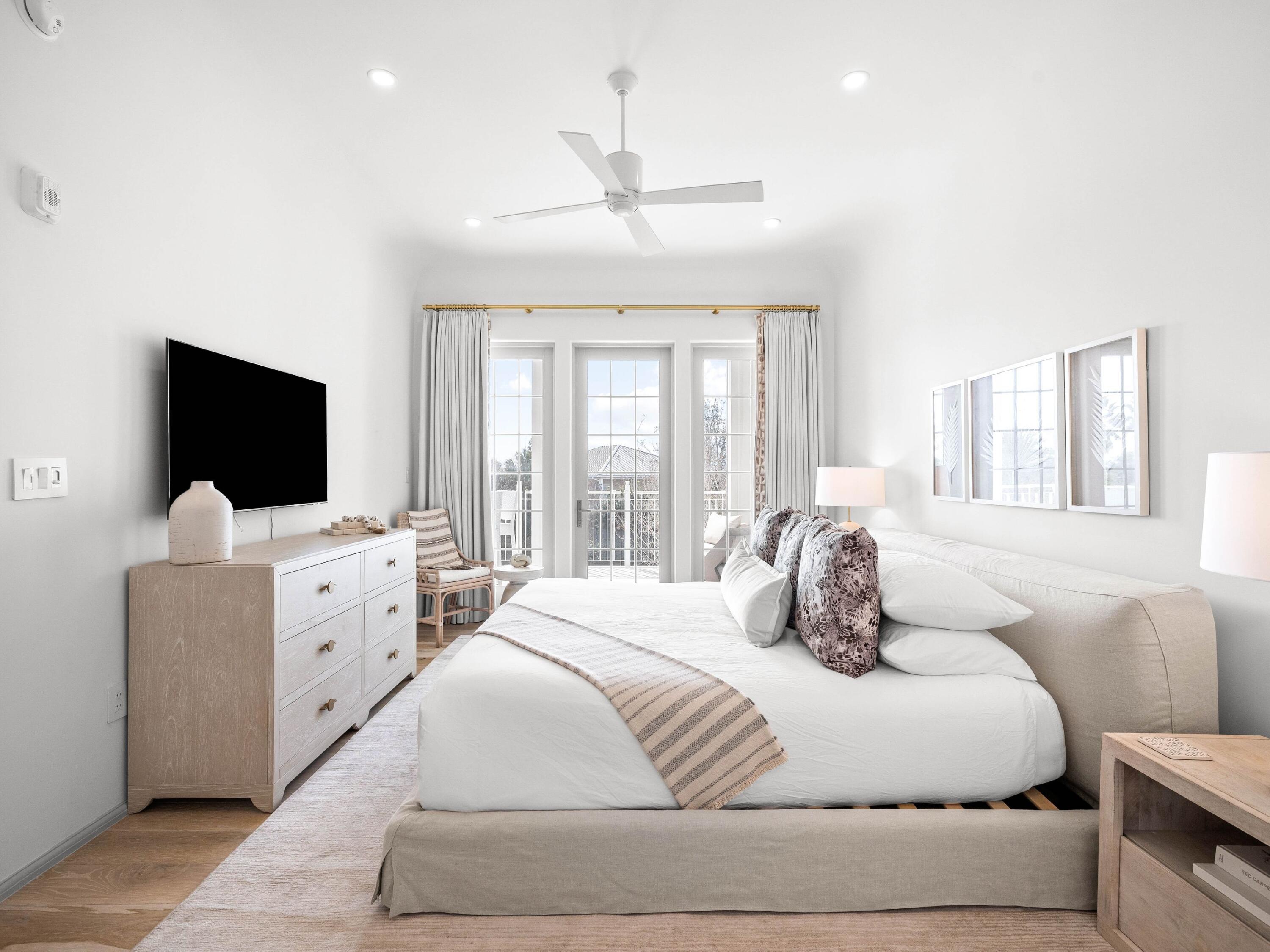 45 W Solaire Way 206