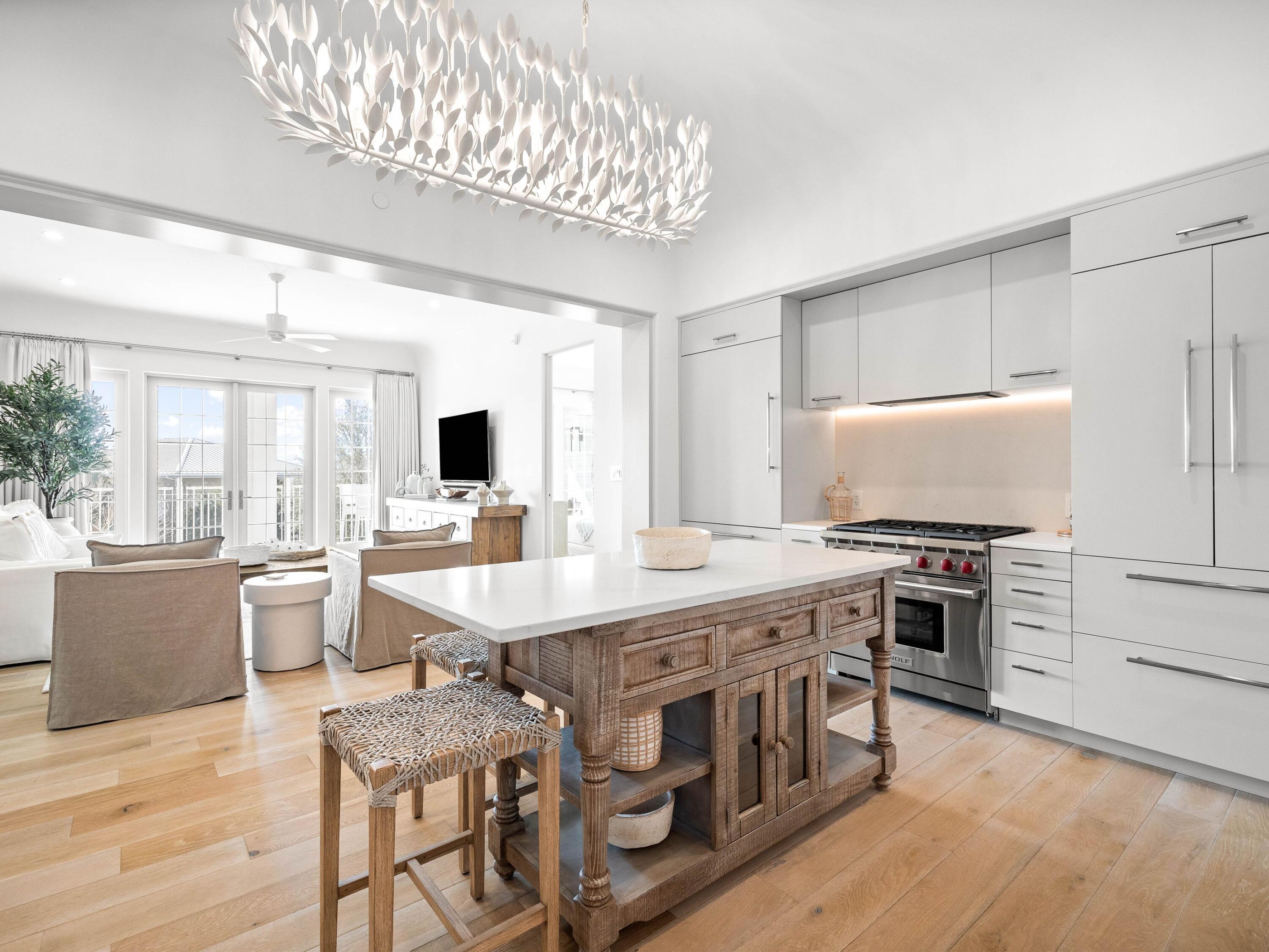 45 W Solaire Way 206