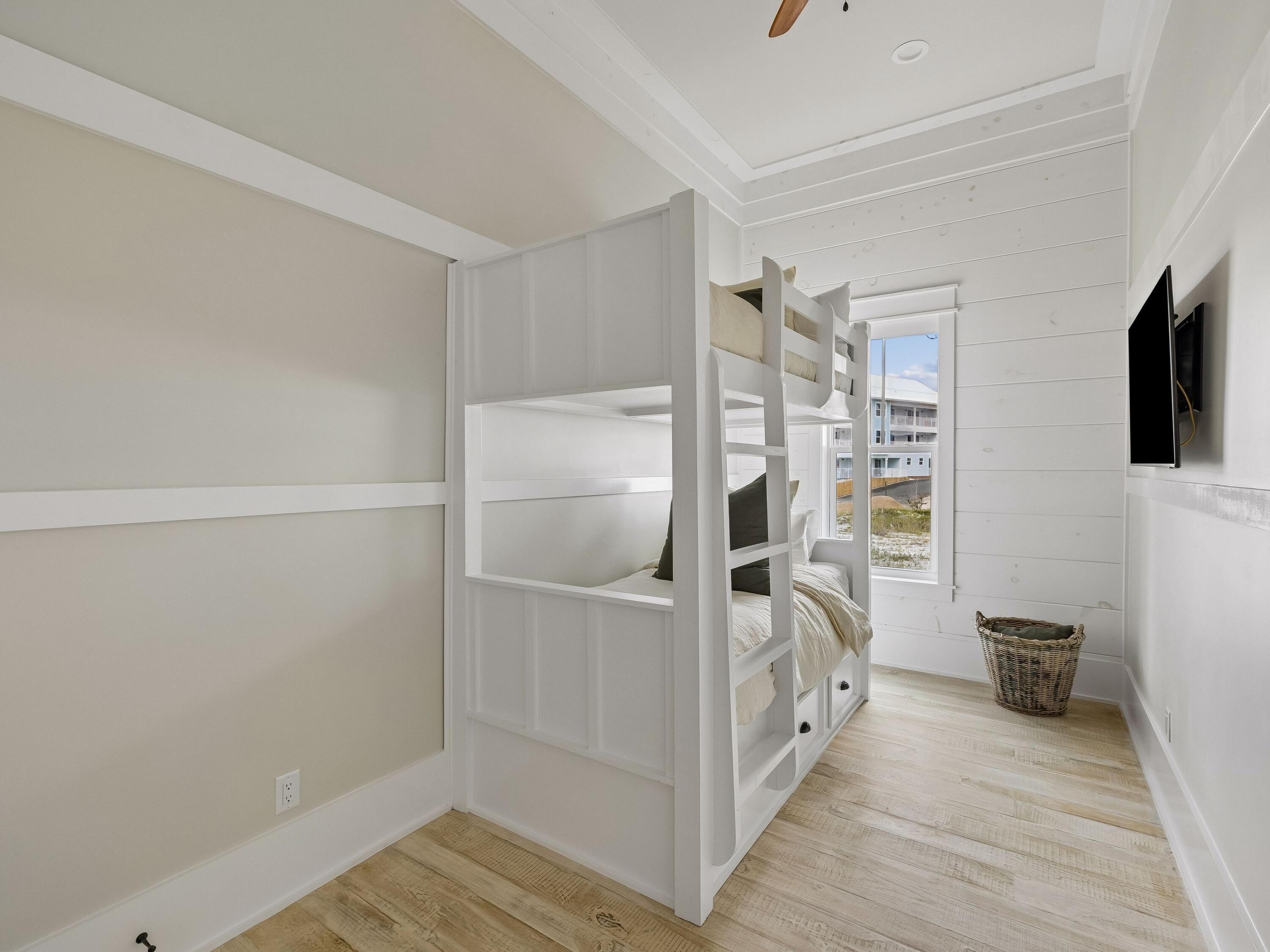 35 San Roy Road