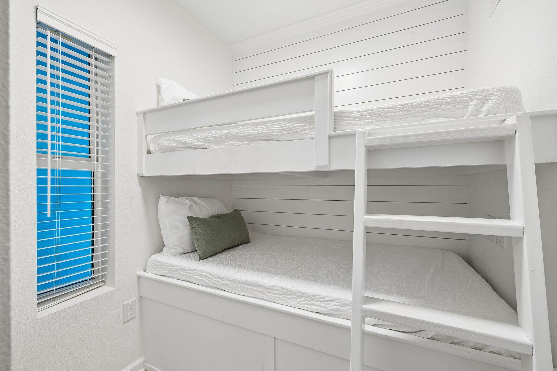 15 Chivas Lane 405A