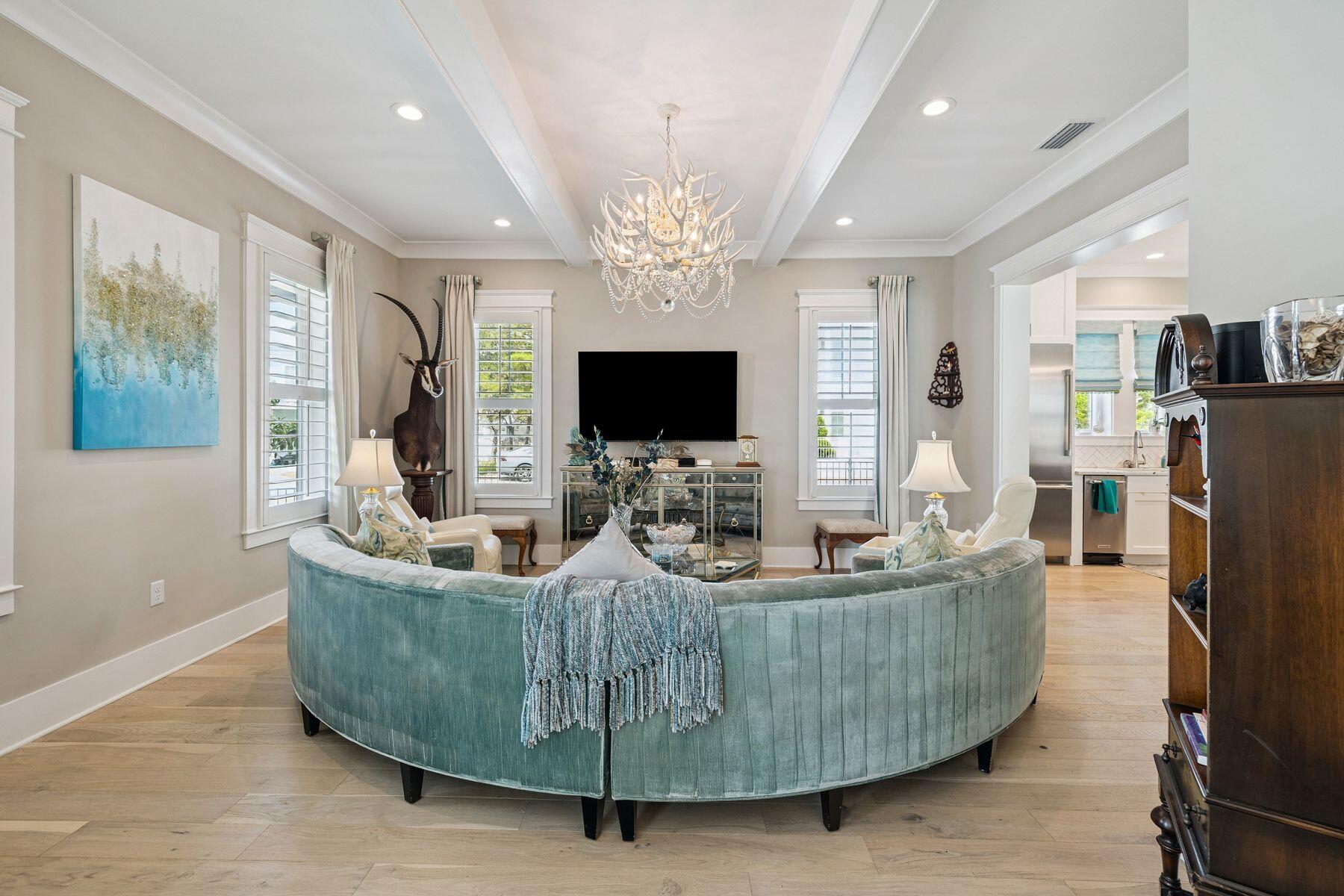 113 White Cliffs Drive