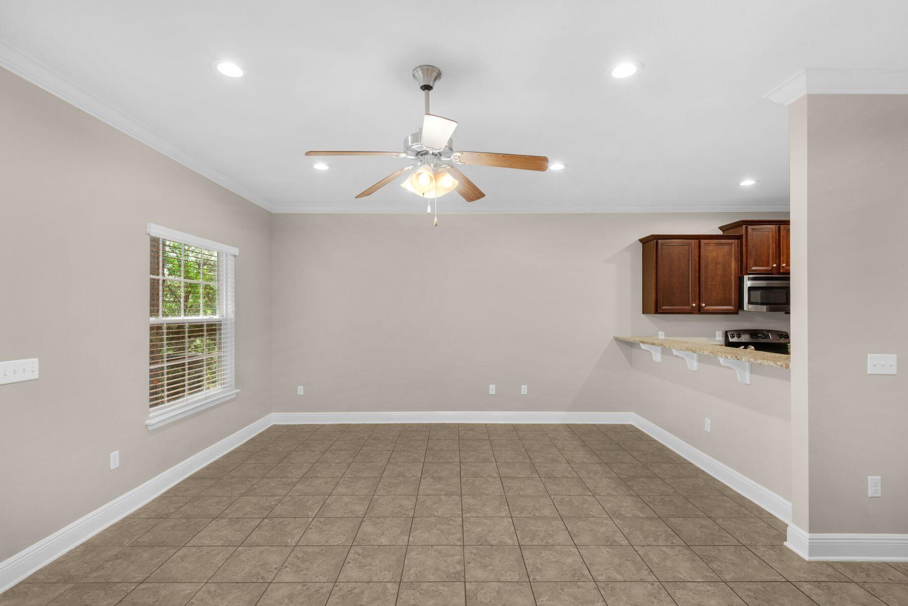 17 W Shady Oaks Lane UNIT C