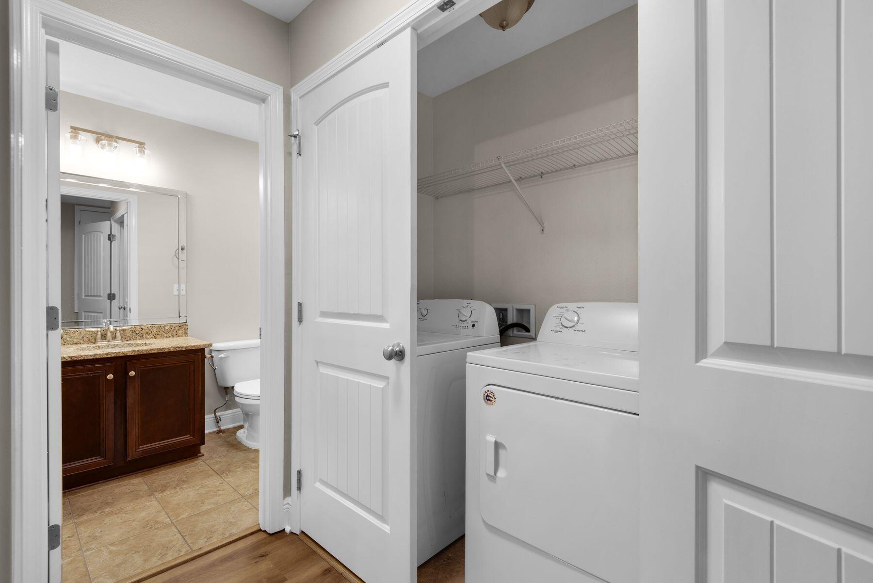 17 W Shady Oaks Lane UNIT C
