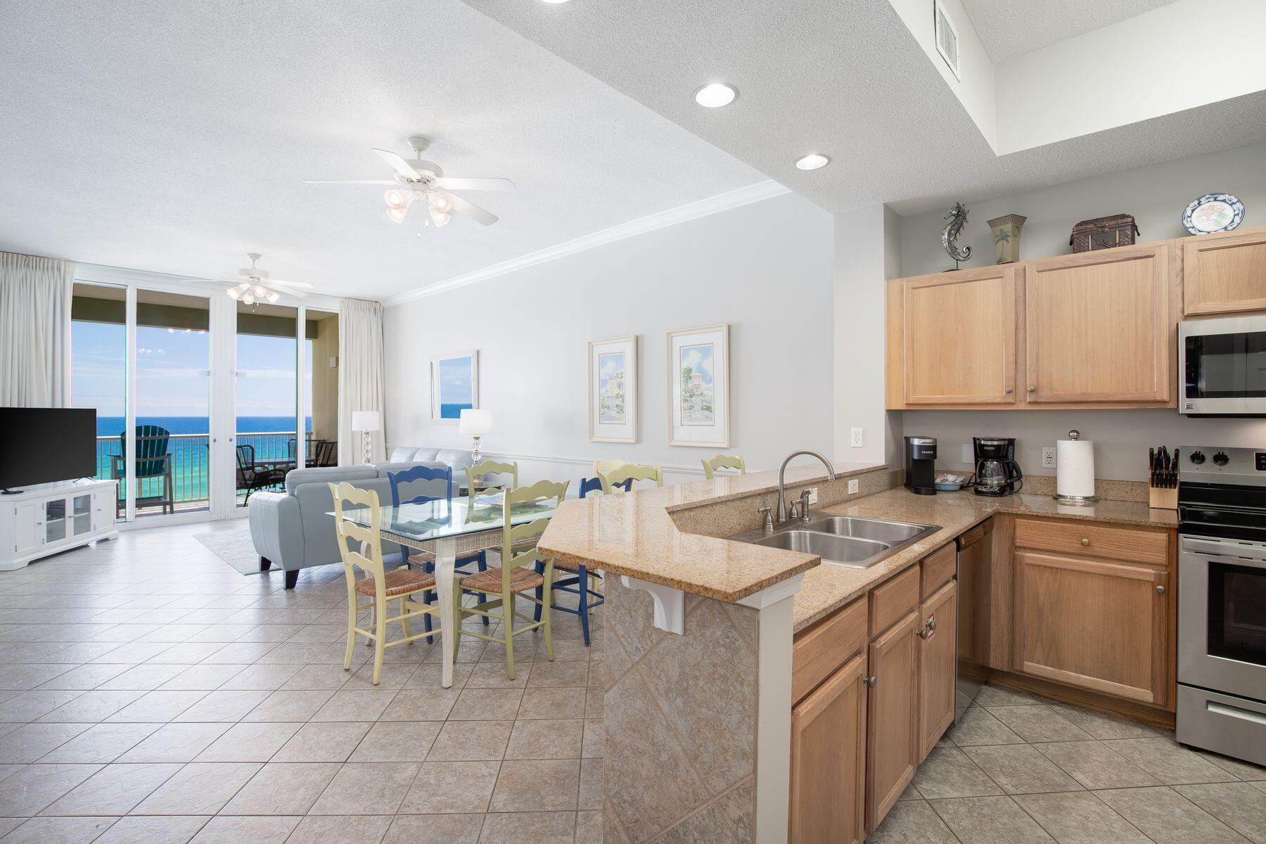 590 Santa Rosa Boulevard, 605