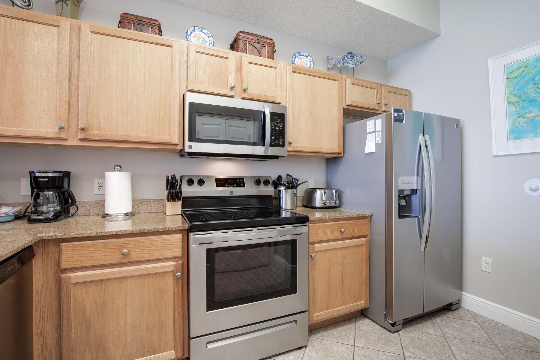 590 Santa Rosa Boulevard, 605