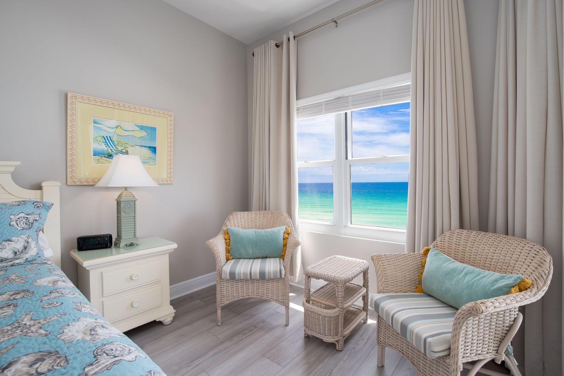 590 Santa Rosa Boulevard, 605