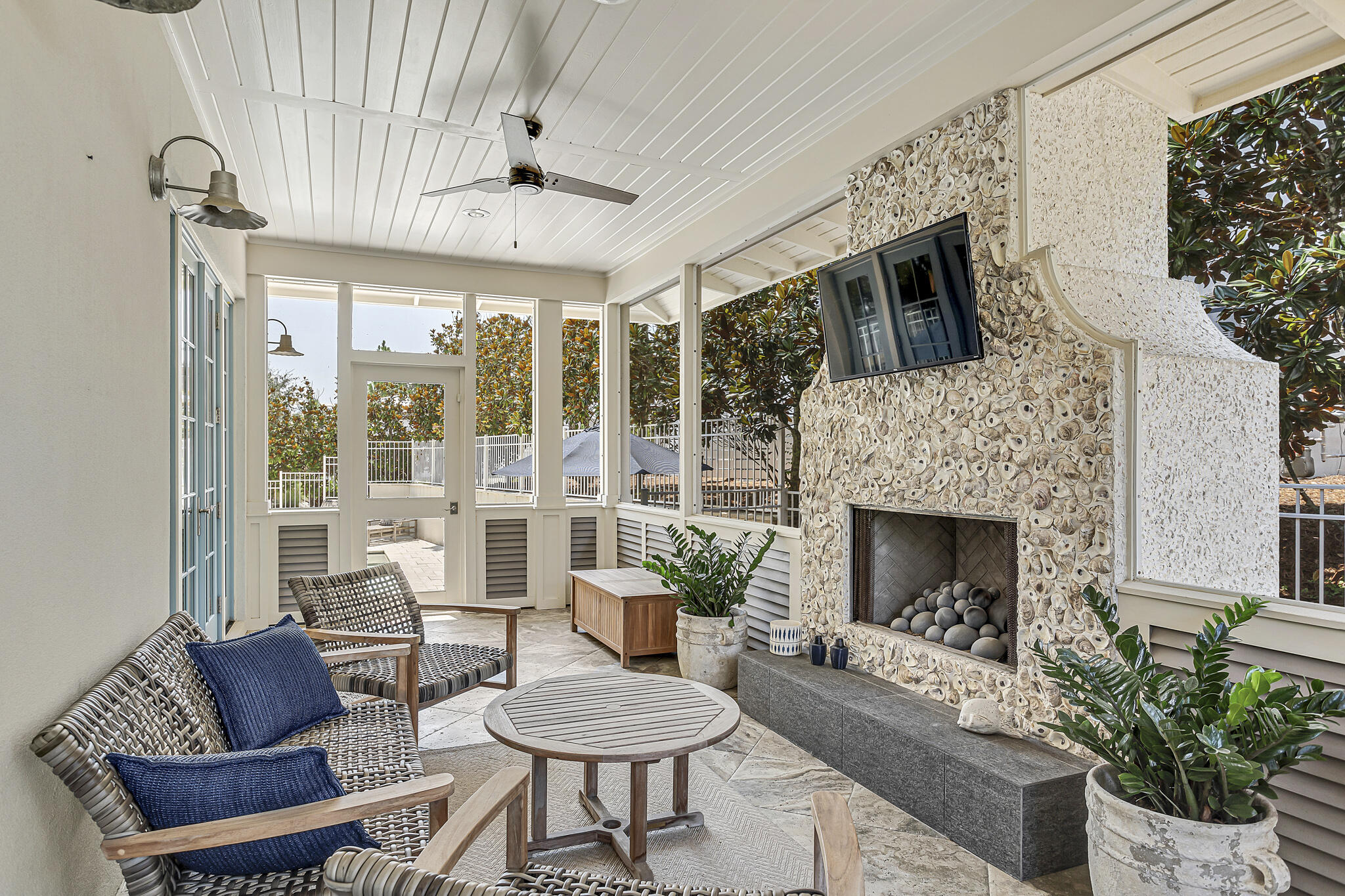 42 E Bermuda Drive