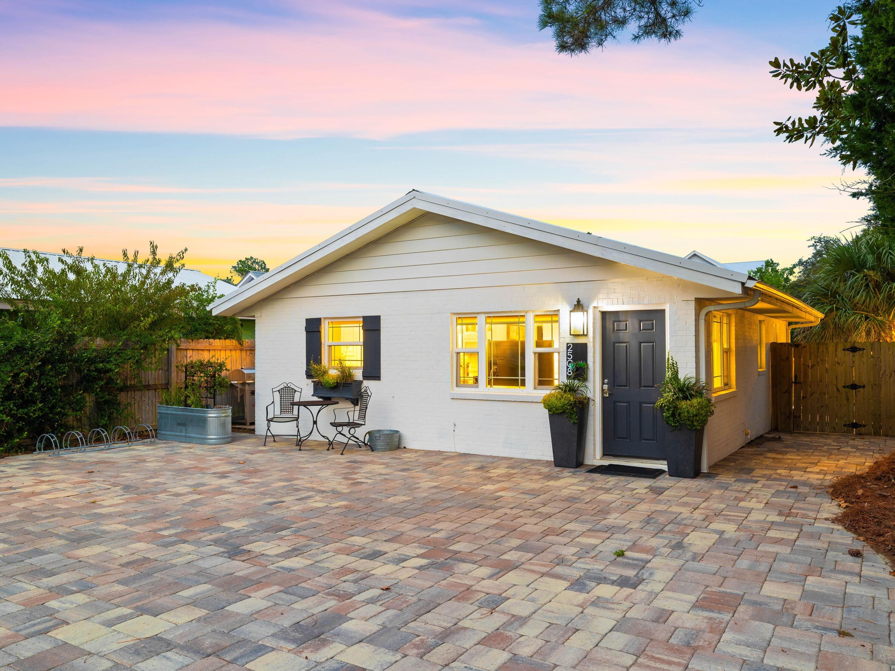 2508 W County Highway 30A