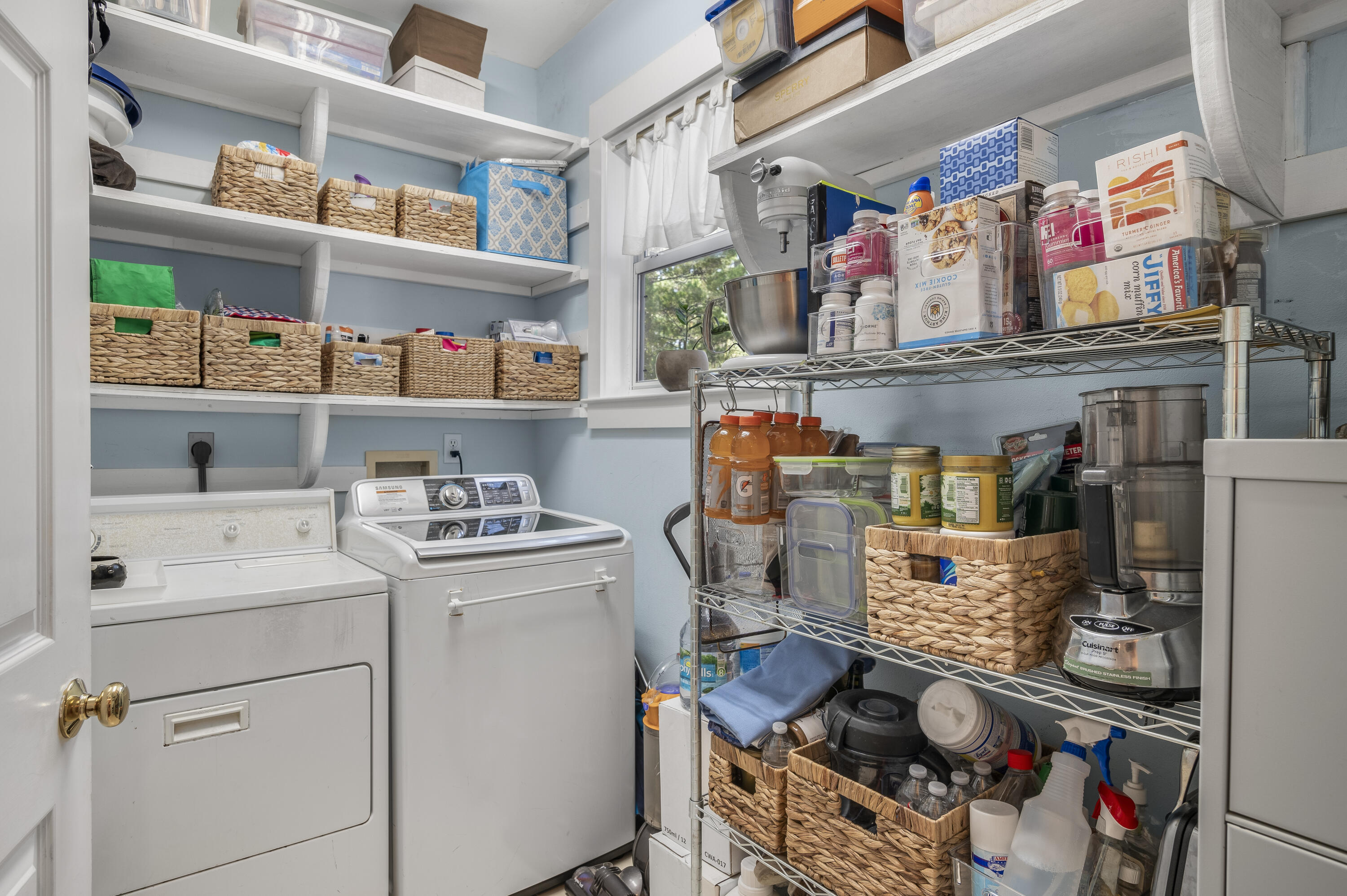 253 N Andalusia Avenue