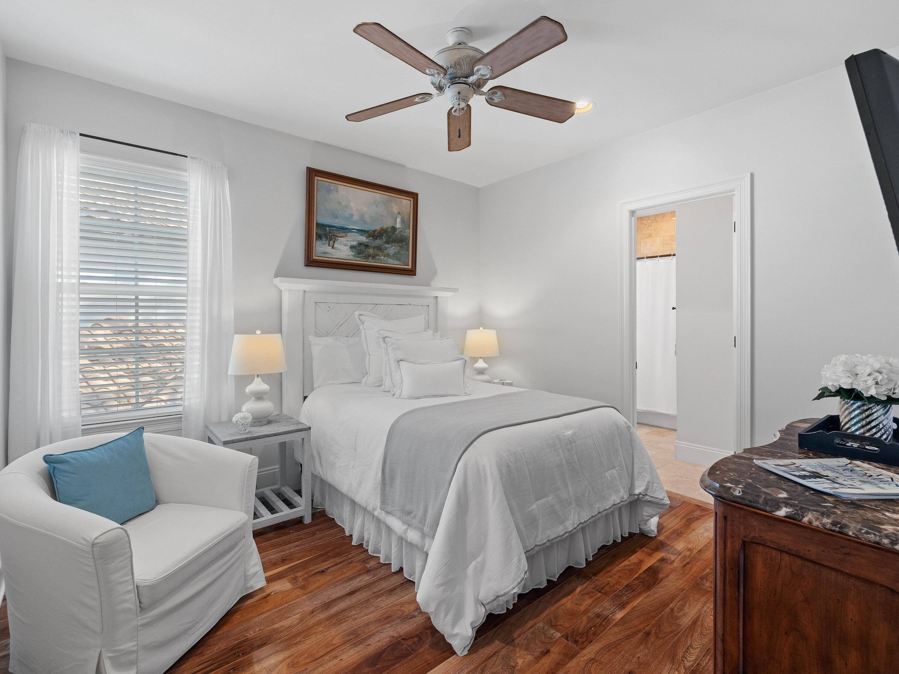 1889 Baytowne Loop