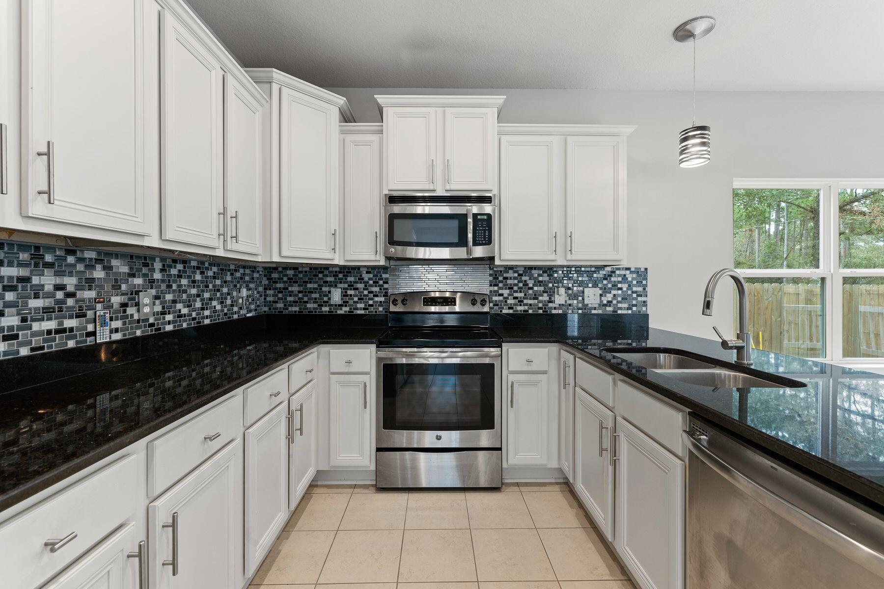 130 Mosaic Oaks Circle