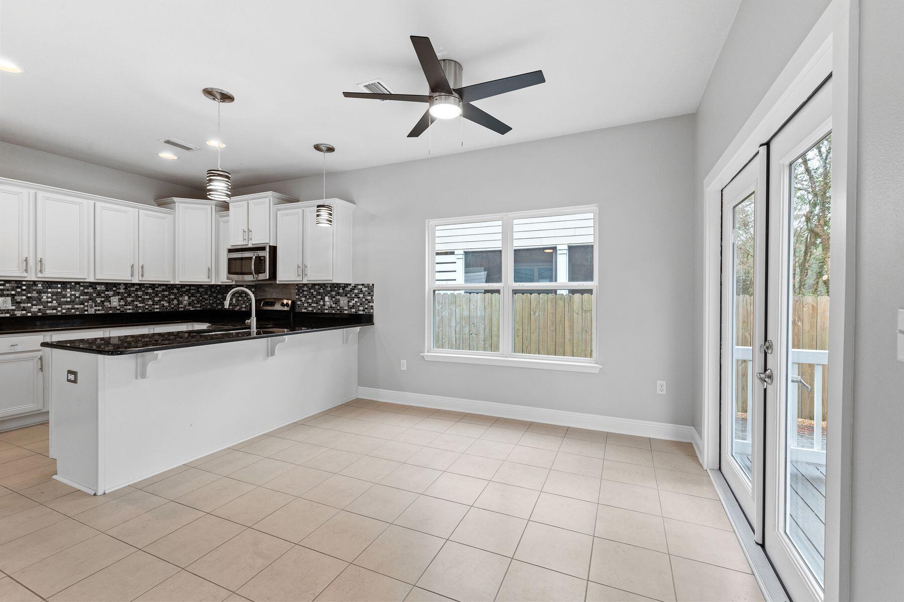 130 Mosaic Oaks Circle