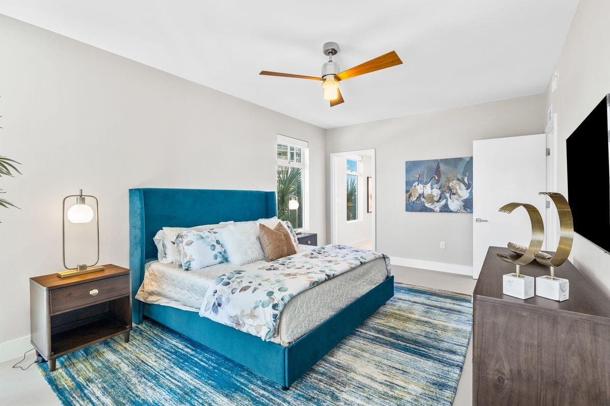 1900 Scenic Highway 98, 302