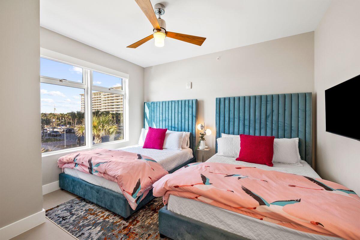 1900 Scenic Highway 98, 302