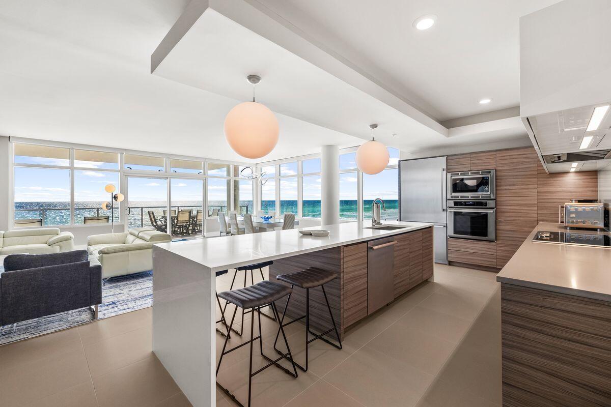 1900 Scenic Highway 98, 302