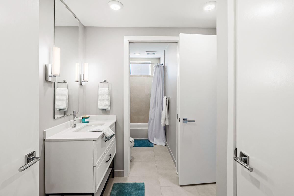 1900 Scenic Highway 98, 302