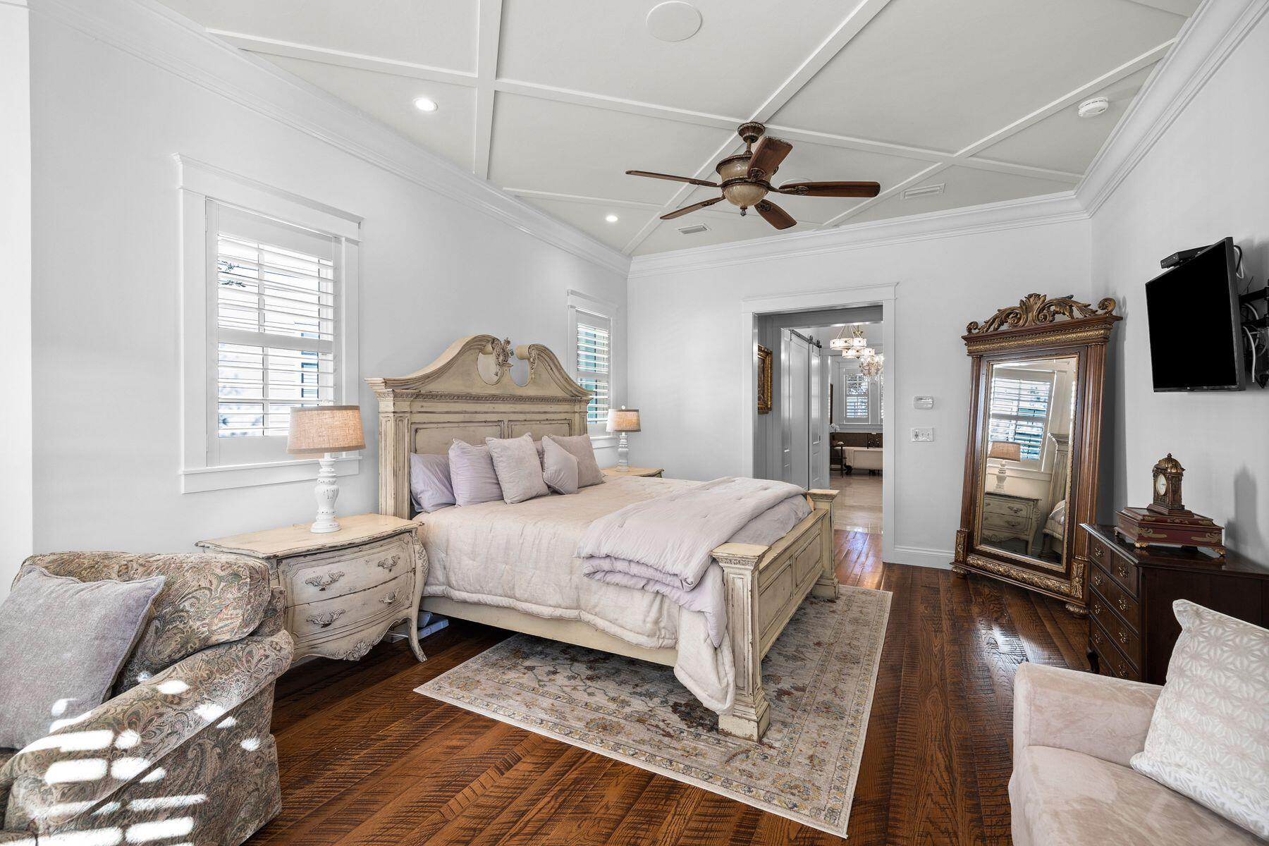 419 E Royal Fern Way