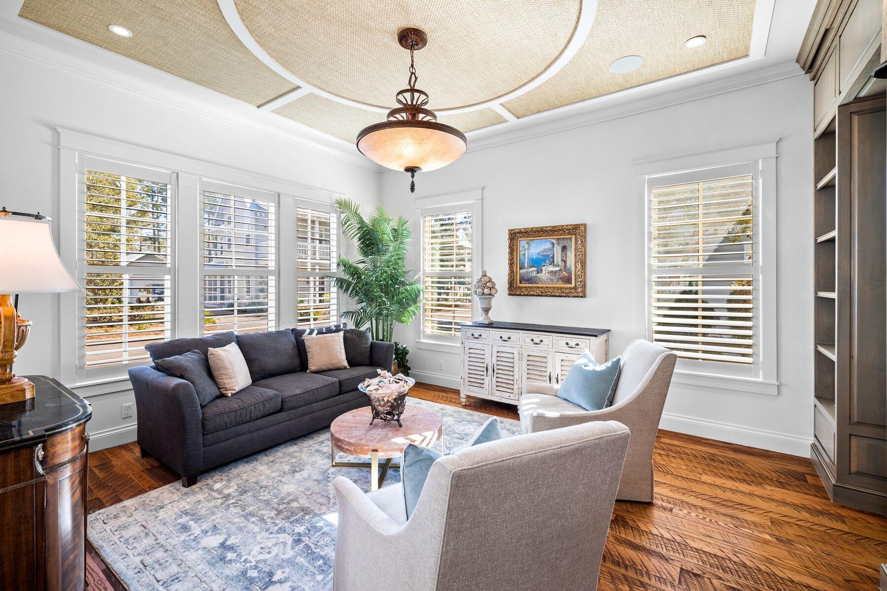 419 E Royal Fern Way