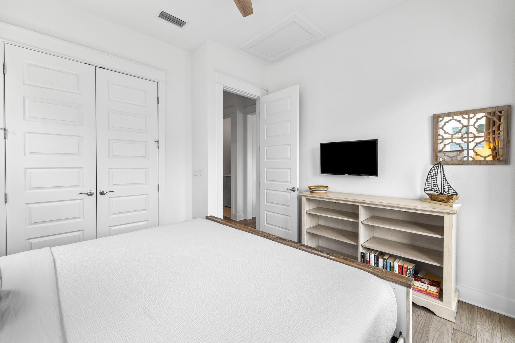 125 W Pine Lands Loop, C