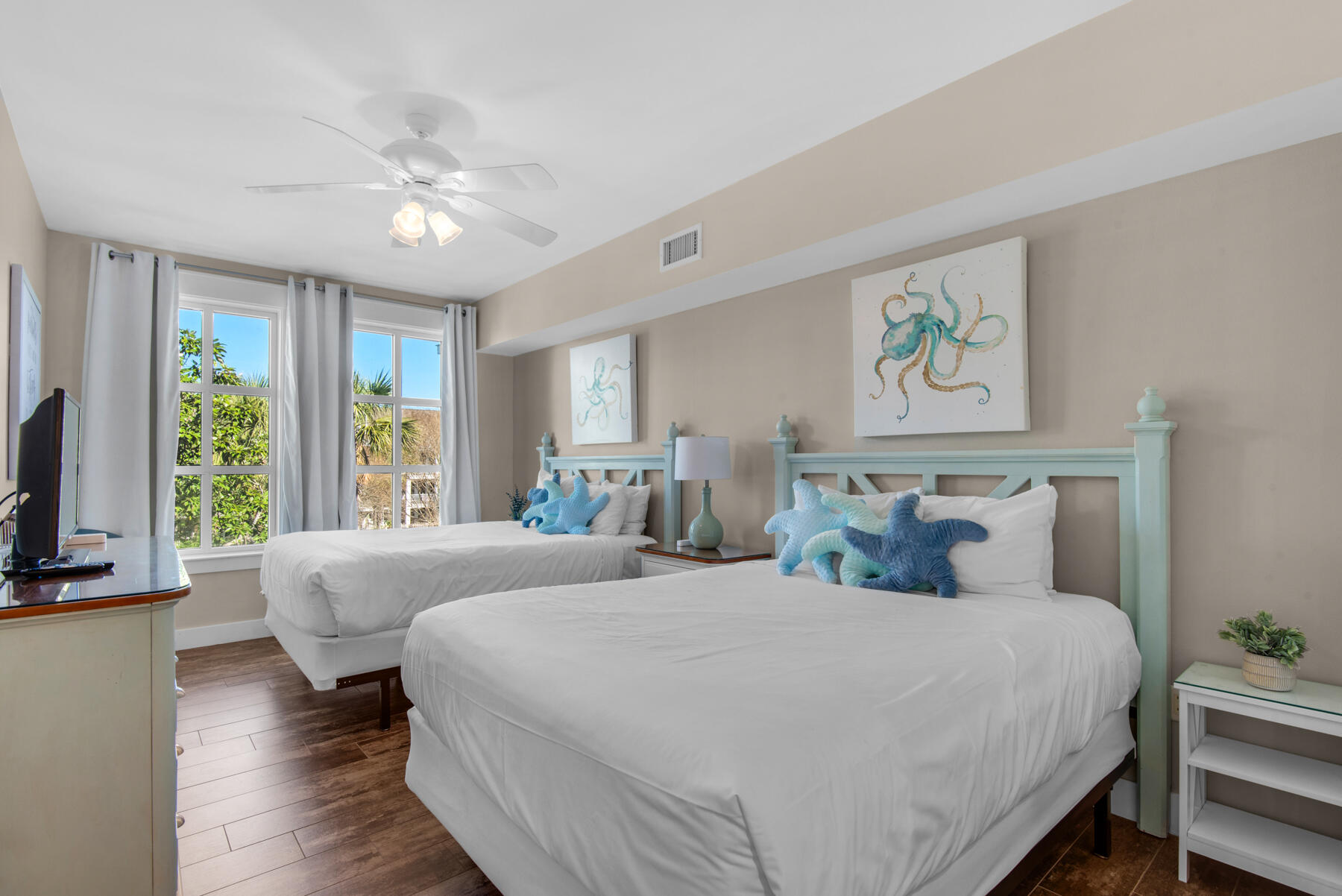 9200 Baytowne Wharf Boulevard, 545/547