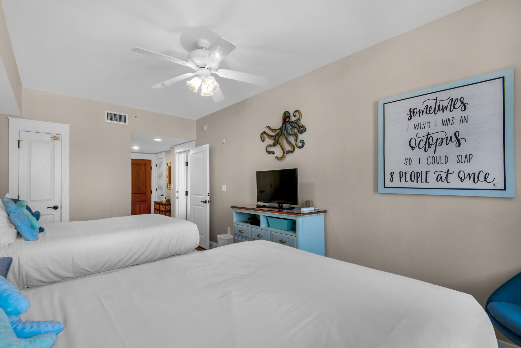 9200 Baytowne Wharf Boulevard, 545/547