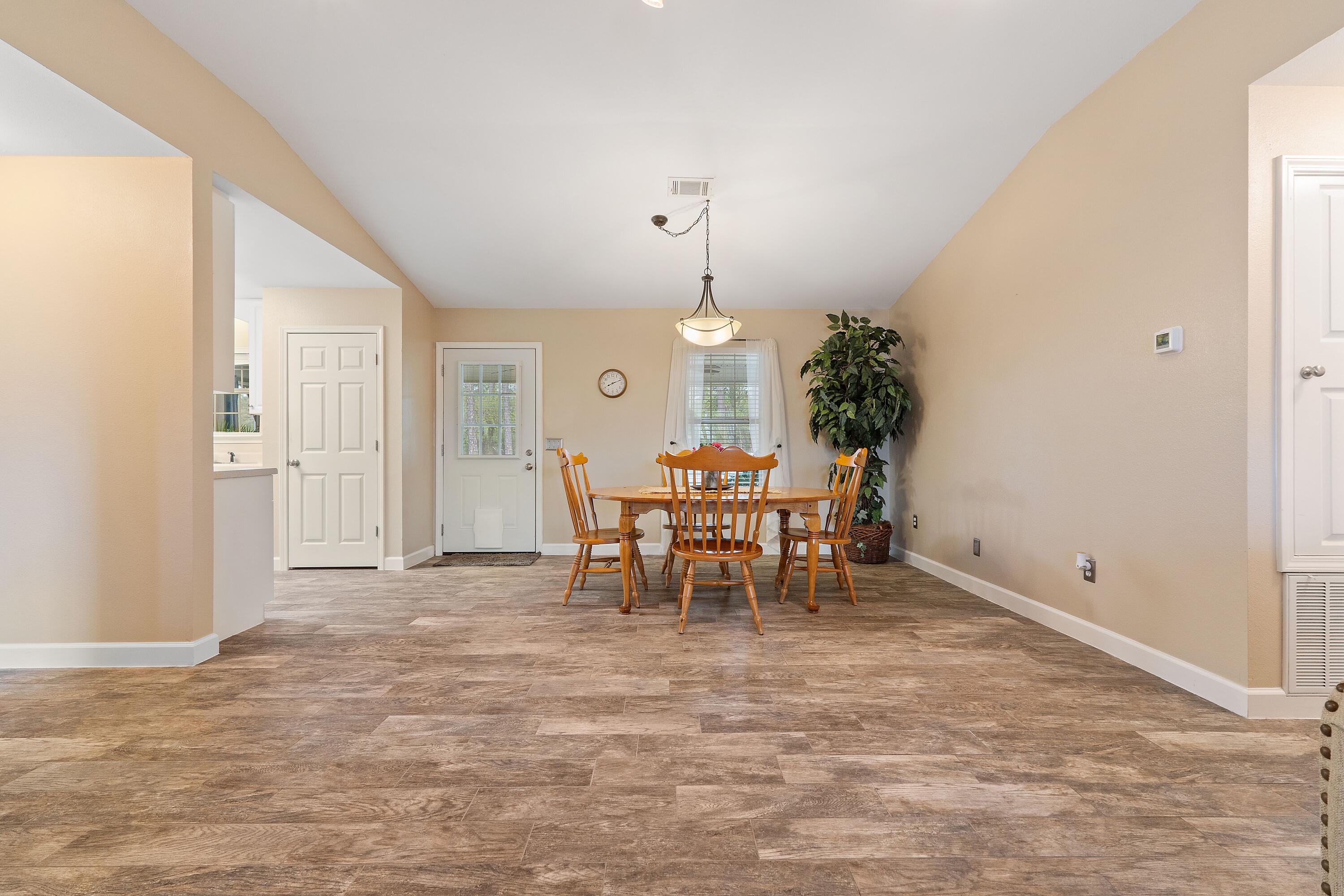 2217 Las Vegas Trail