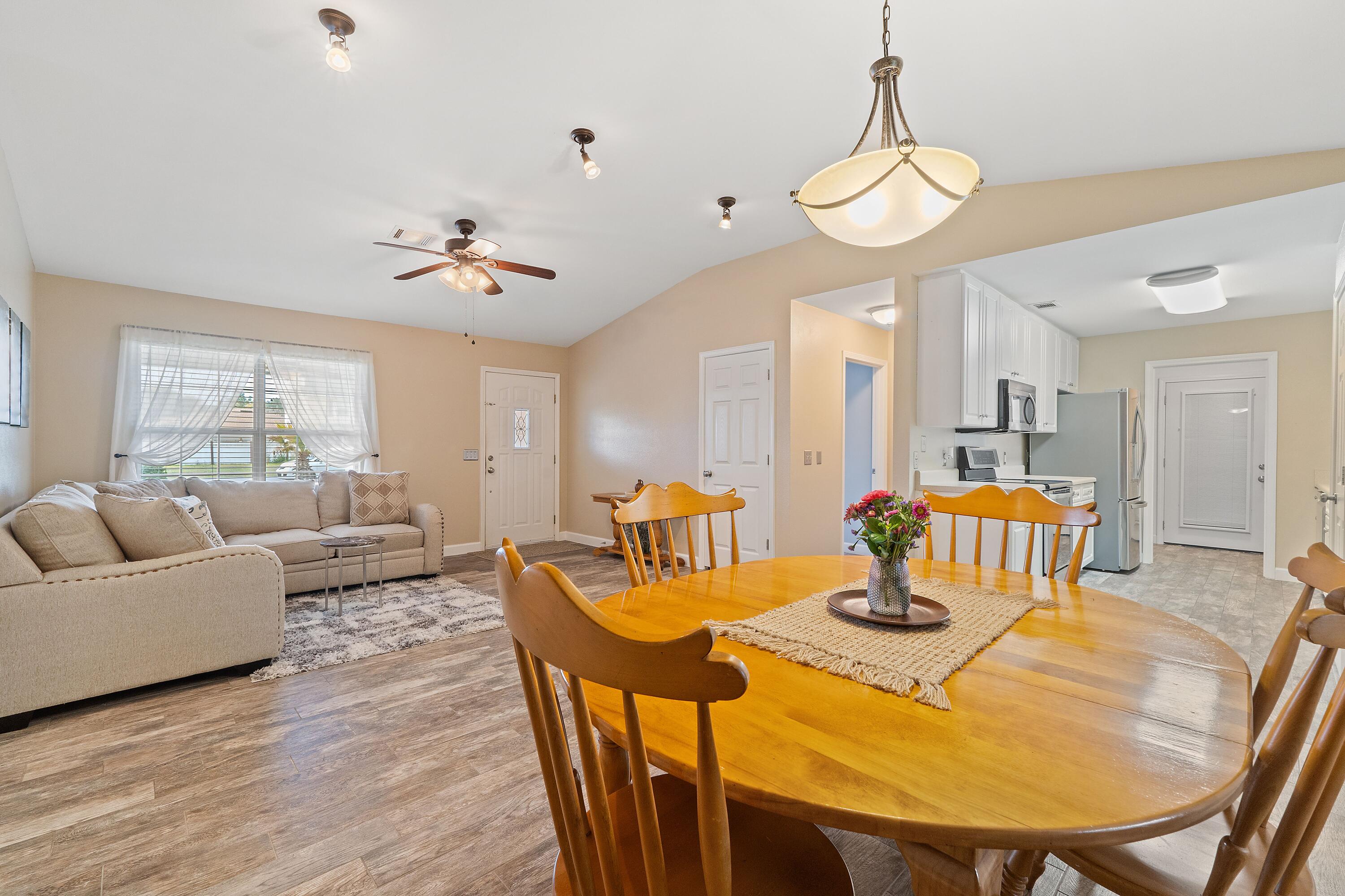 2217 Las Vegas Trail