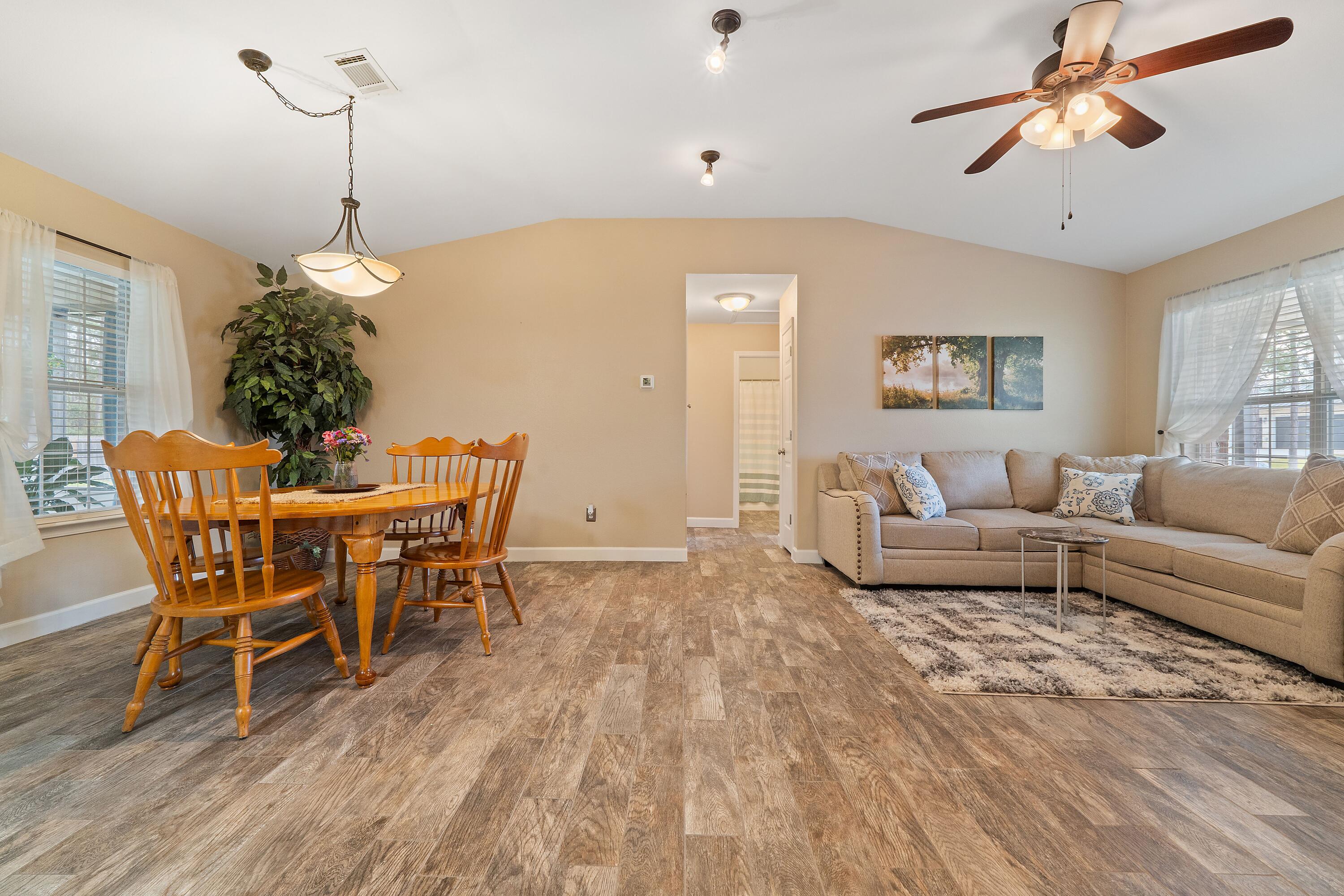 2217 Las Vegas Trail