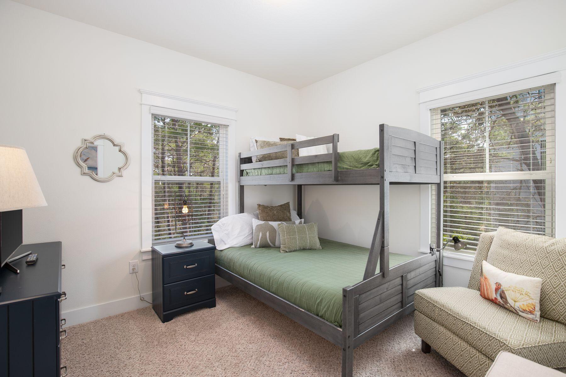 100 Grande Pointe Circle