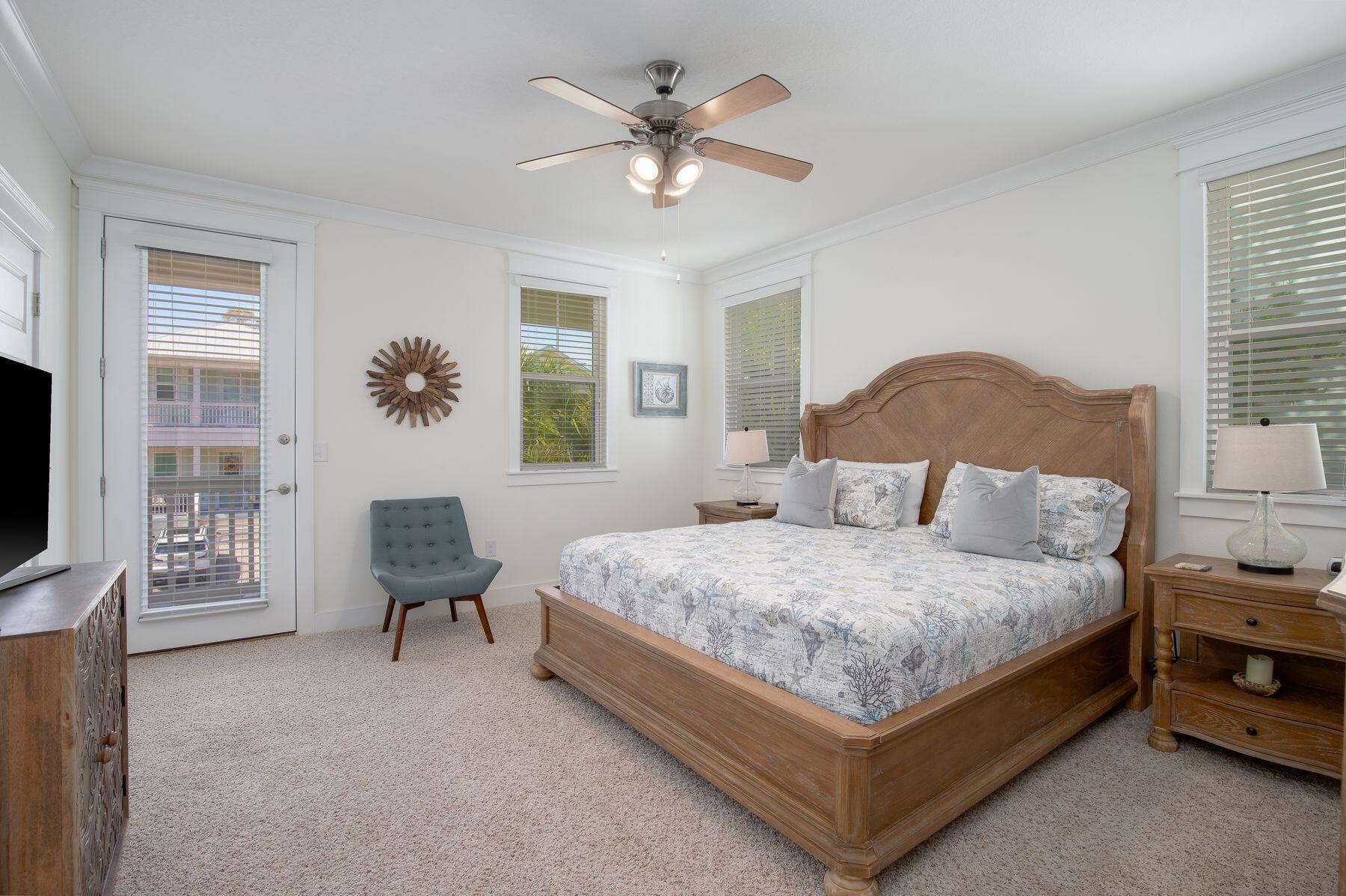100 Grande Pointe Circle