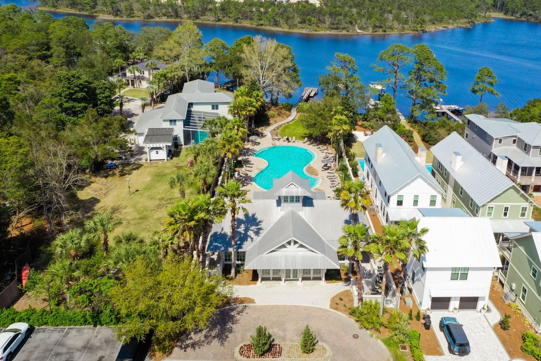 100 Grande Pointe Circle