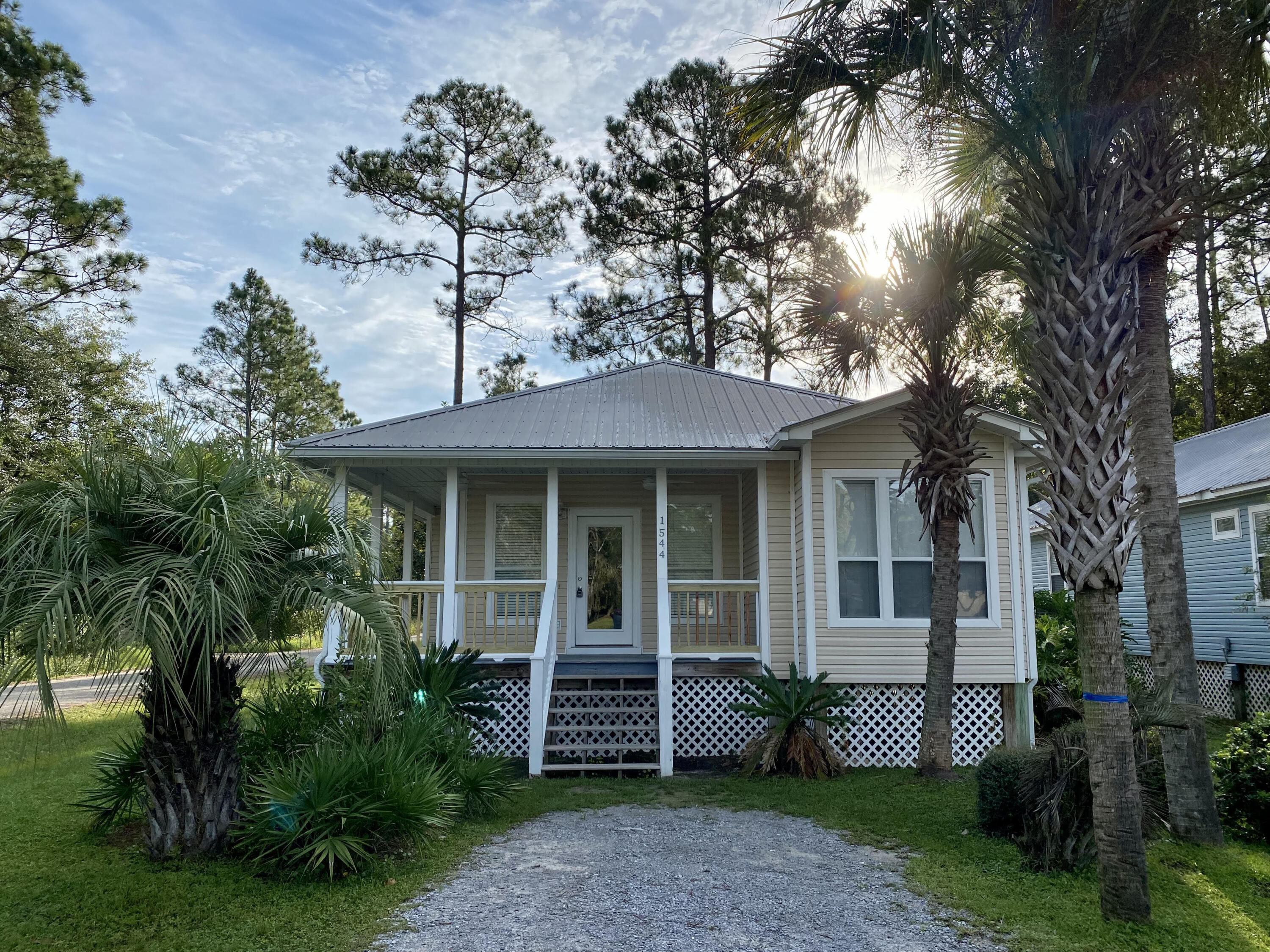 1544 N County Hwy 393