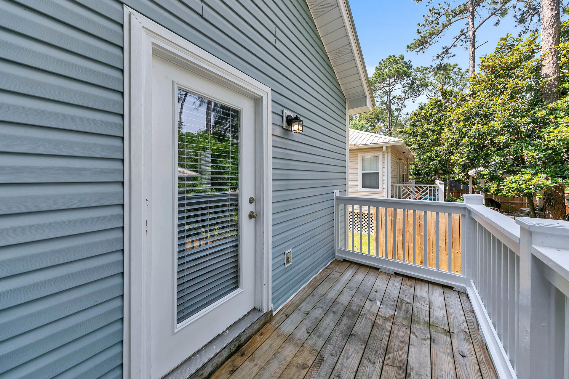 1544 N County Hwy 393