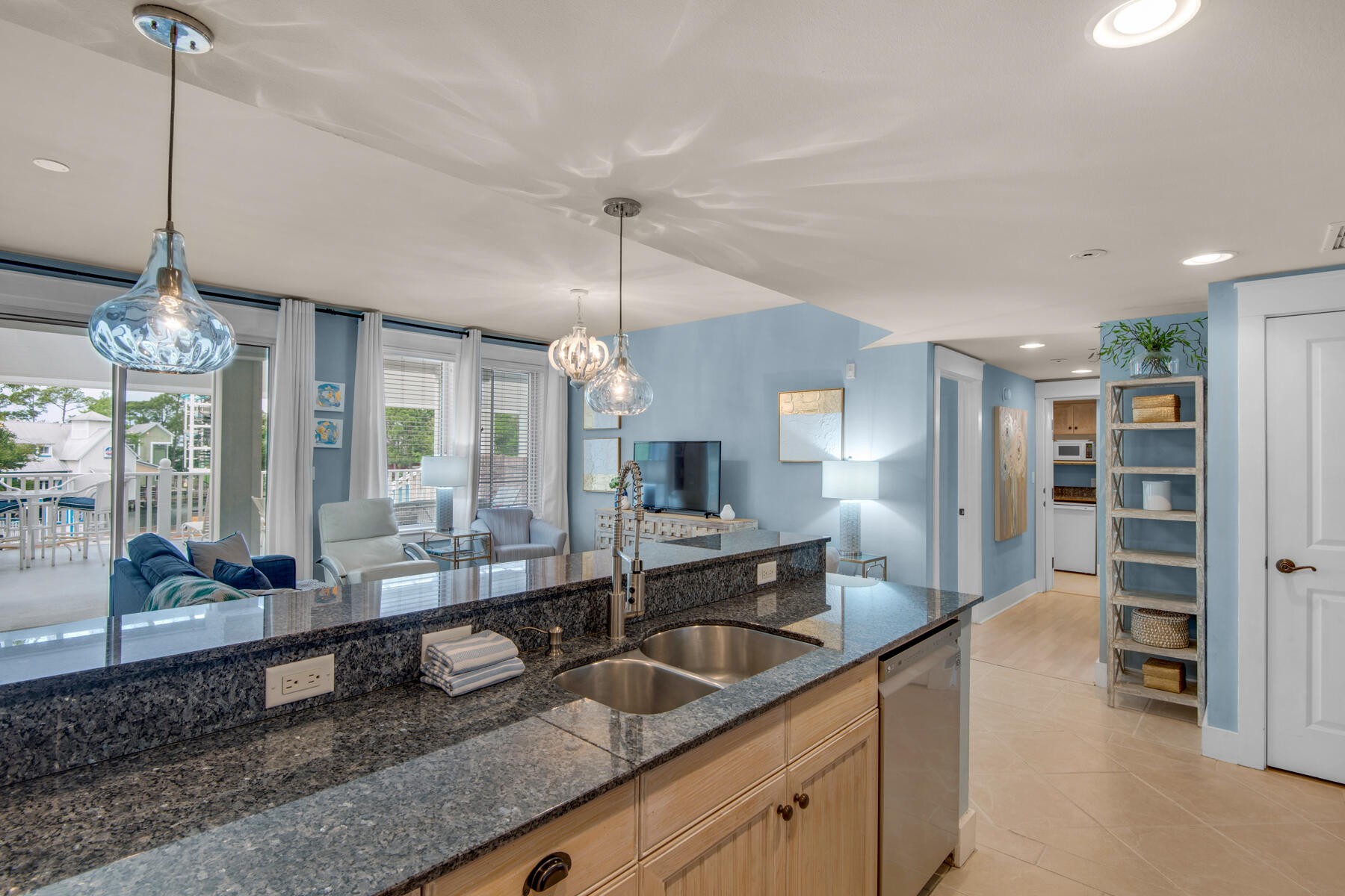 9100 Baytowne Wharf Boulevard, 270/272