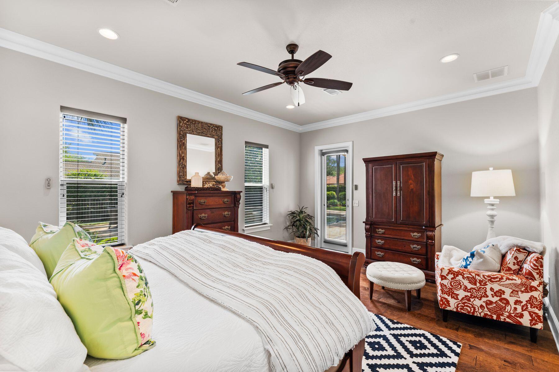 1430 E Baytowne Circle