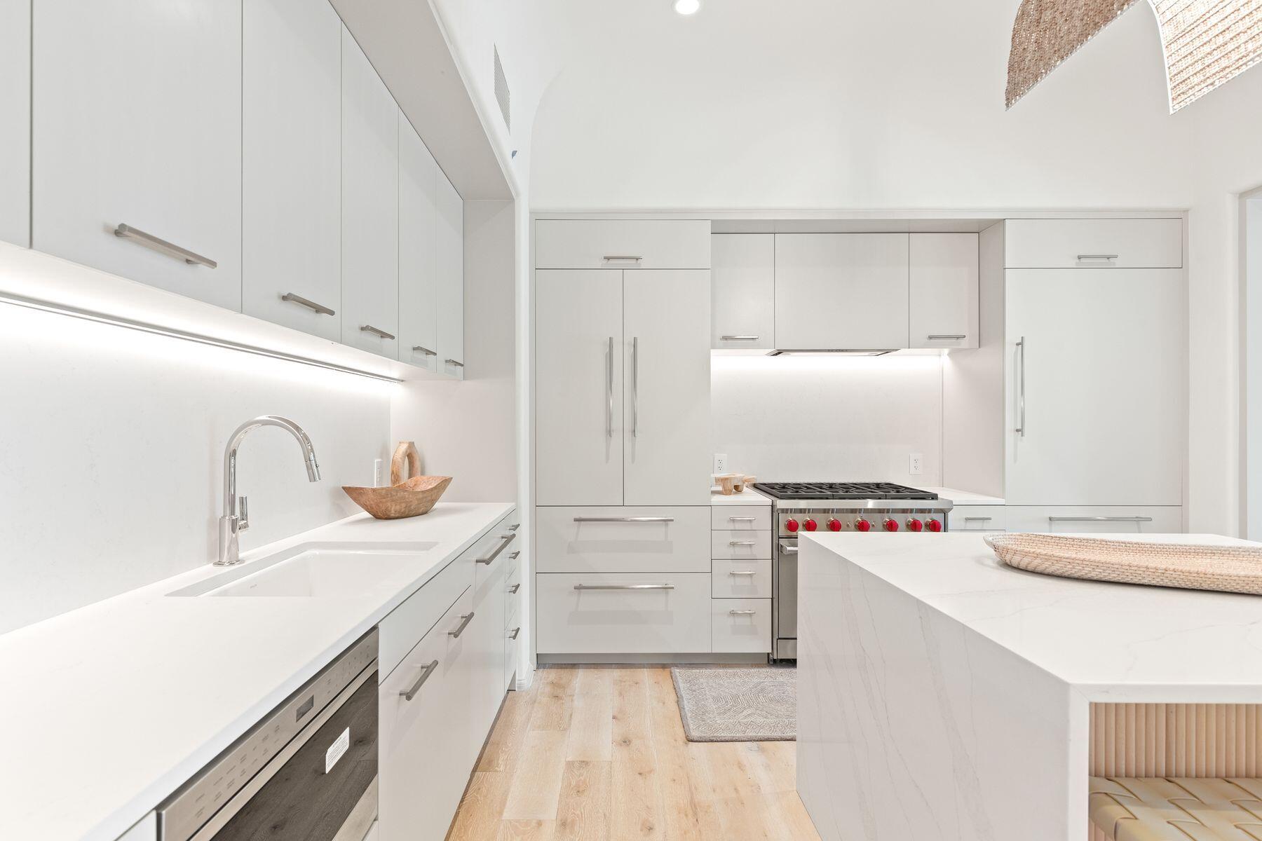 45 W Solaire Way, 103