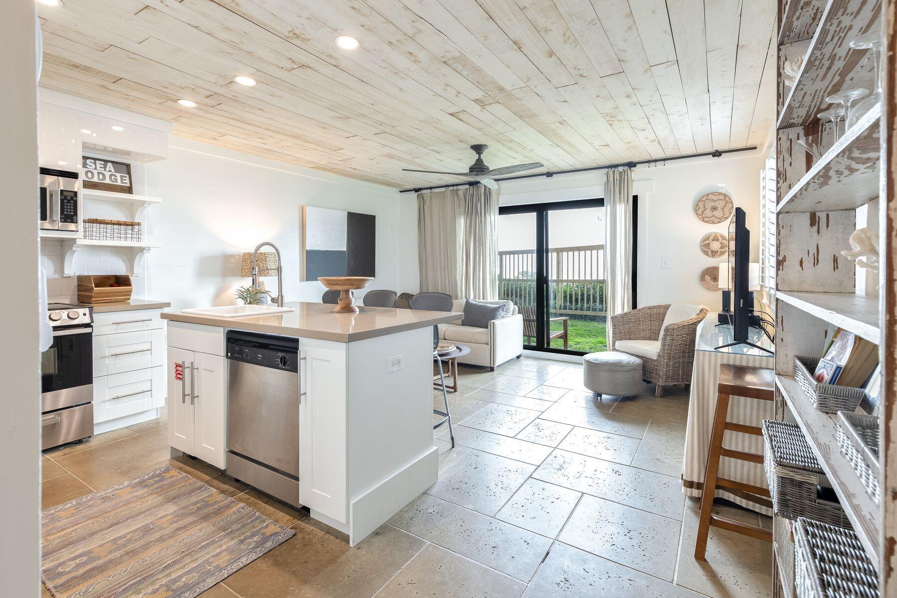 3692 E County Highway 30A, Unit 16