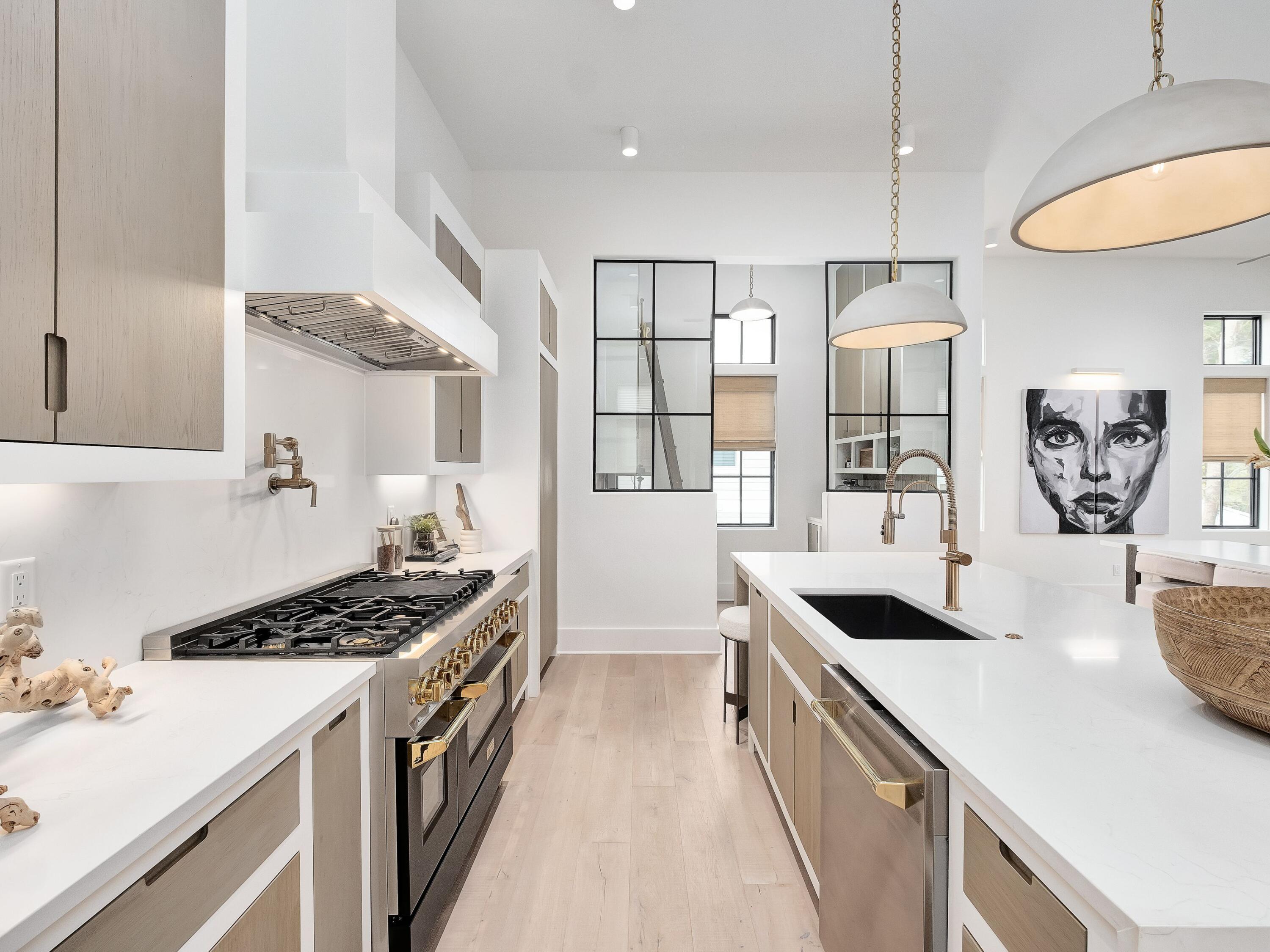 6 W Grande Pointe Drive