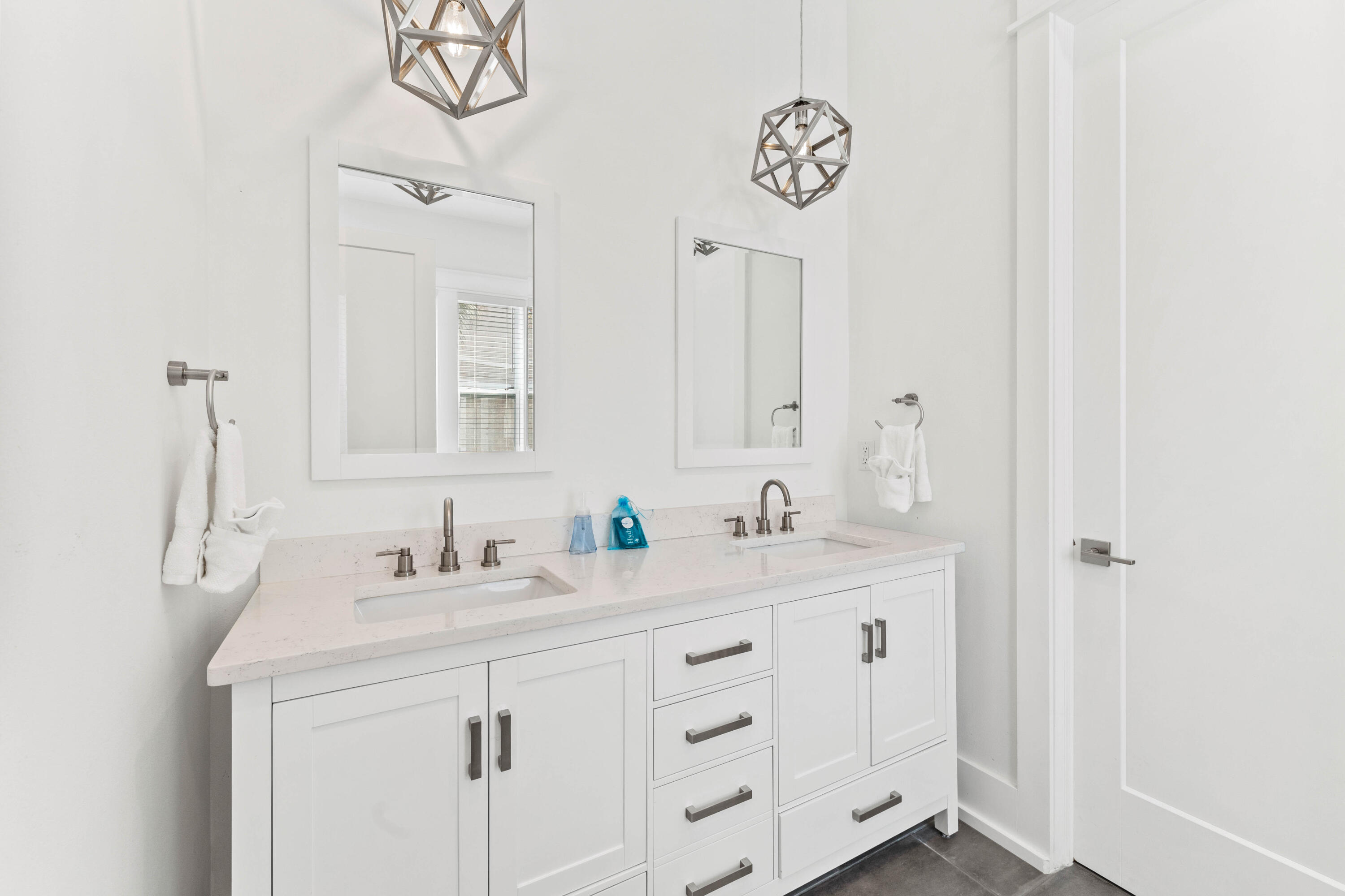 4635 Sunset Pointe