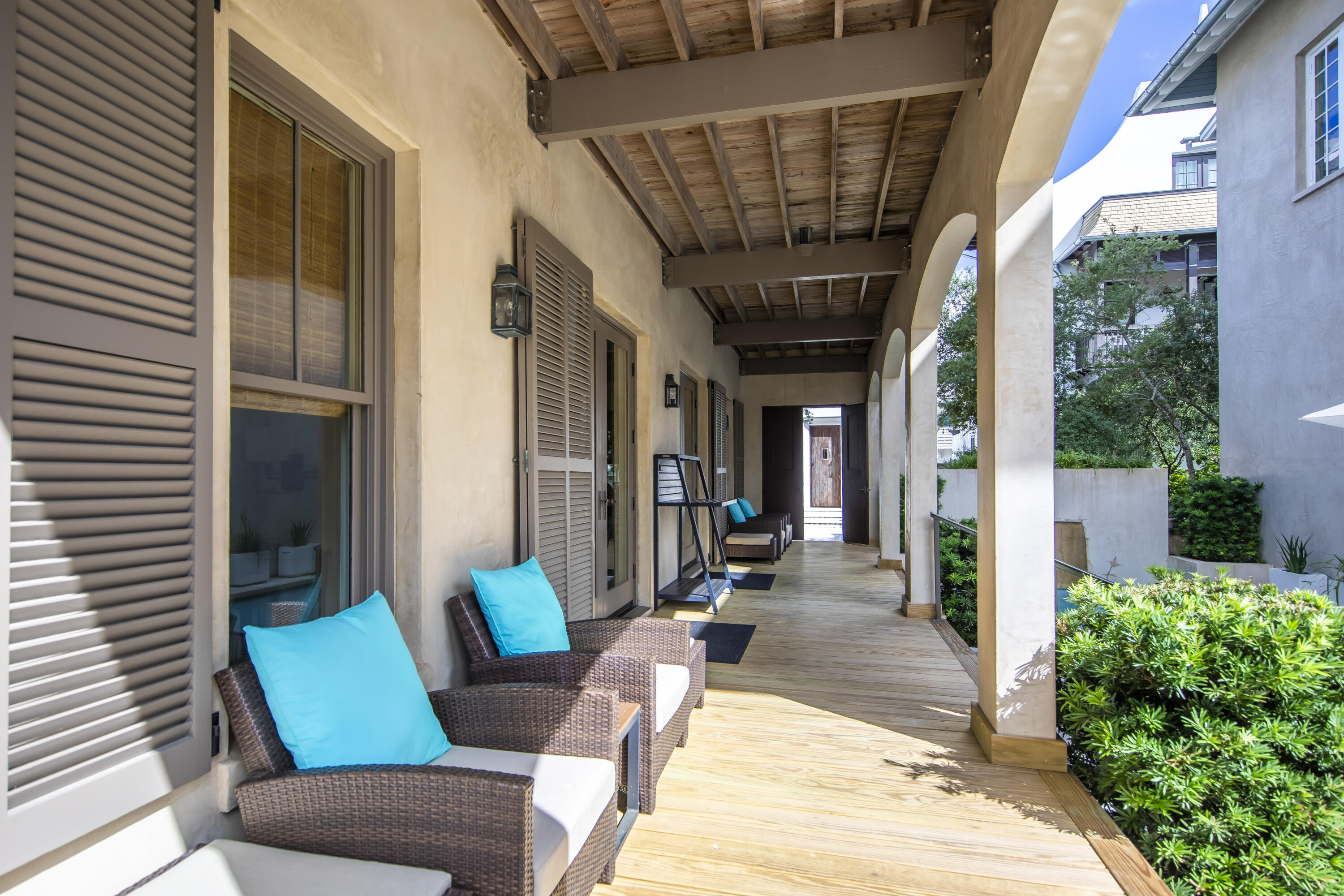 82 N Spanish Town Lane